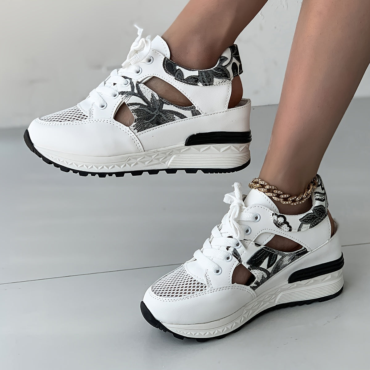 Women's New Fashion Leaf Floral Versatile Casual Lightweight Breathable Mesh Outdoor Sports Sandals with Thick Soft Sole for Height Boost
