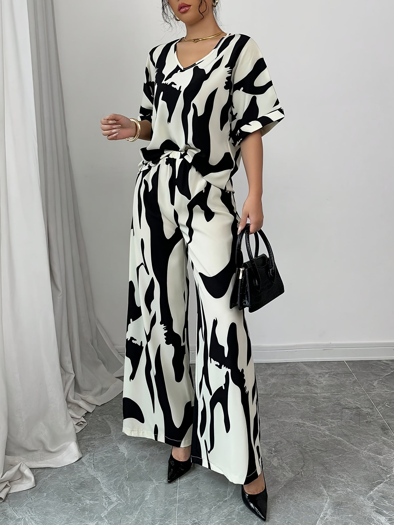 -Yy0207476-2pcs Women'S V-Neck Short-Sleeved Black And White Printed Casual Top And Pants Set