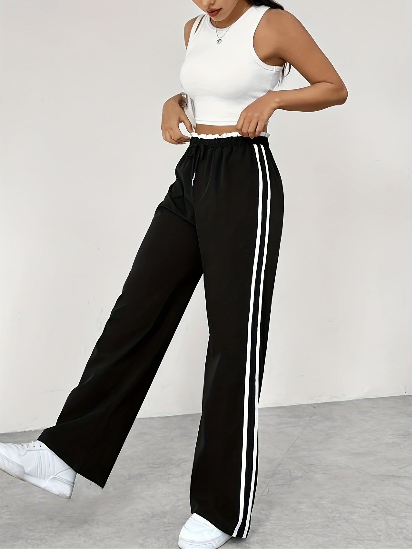 Women's Color-Matching Drawn White Stripe Paper Bag Waist Casual Pants