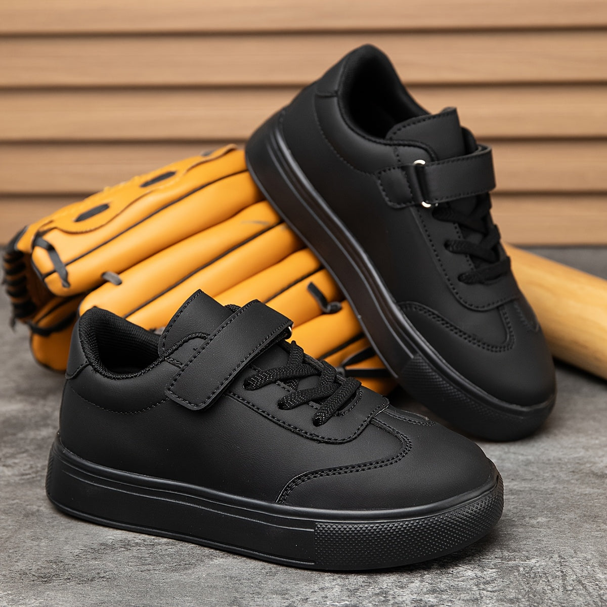 Youngsters' Casual Sneakers with Black Design, Lightweight & Comfortable Low-Top Shoes with Closure for Boys and Girls - Perfect for Casual Attire, Youngsters'S Footwear, Breathable Youngsters'S Footwear