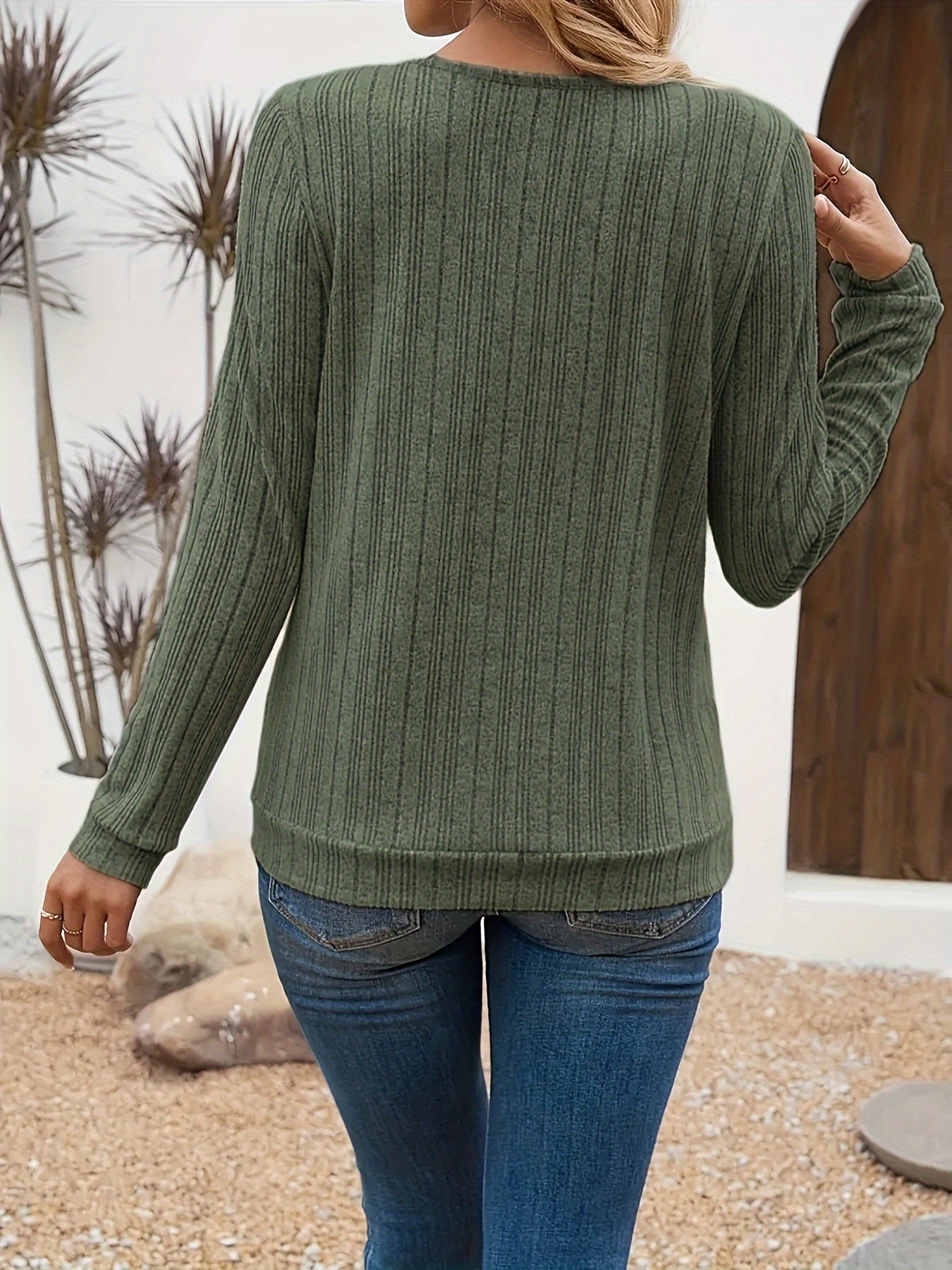 Elegant Lavender Women's V-Neck Long Sleeve T-Shirt - Soft Brushed Ribbed Polyester Blend, Stretchy & Machine Washable, Perfect for All Seasons