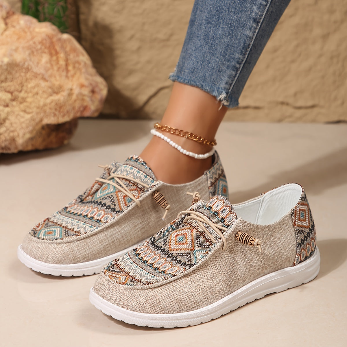 2024 New Outdoor Comfortable Ethnic Style Print Casual Large Size Women's Leisure Single Shoes