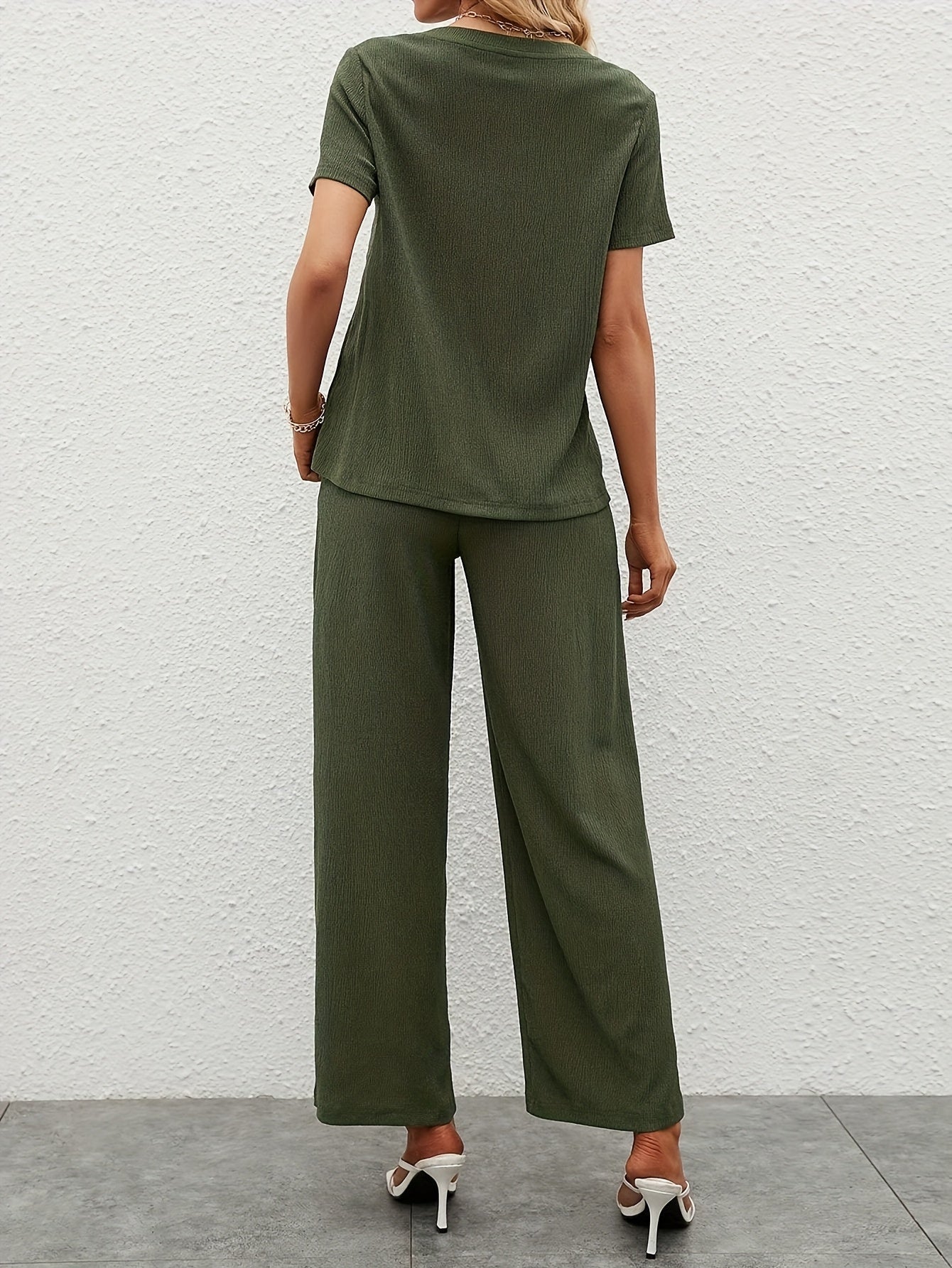 Women'S Olive Green Casual T-Shirt and Wide-Leg Pants Set - Solid Color, Loose Fit, Short Sleeve Top with Ruched Detail, High-Waisted Wide-Leg Pants, Perfect for Spring/Summer, Casual Attire|Ruched Detail Top|Comfortable Fit