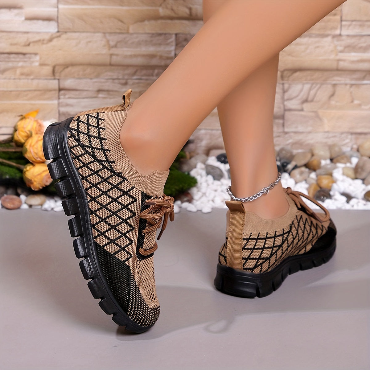 Women's Lightweight Breathable Lace-Up Grid Pattern Casual Running Shoes For Autumn