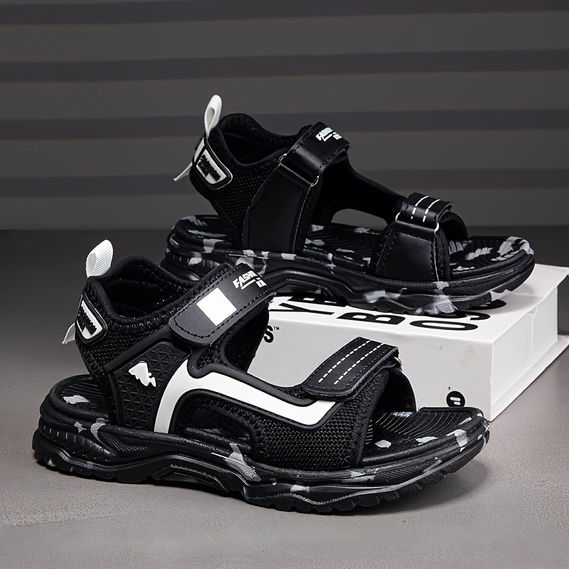 Pair of Boys' Summer Barefoot Sandals with Random Print, Fashionable Buckle Strap Outdoor Beach Sports Sandals Quick-Drying Lightweight EVA Shock Absorption Soles Breathable and Wear-Resistant Casual Sandals