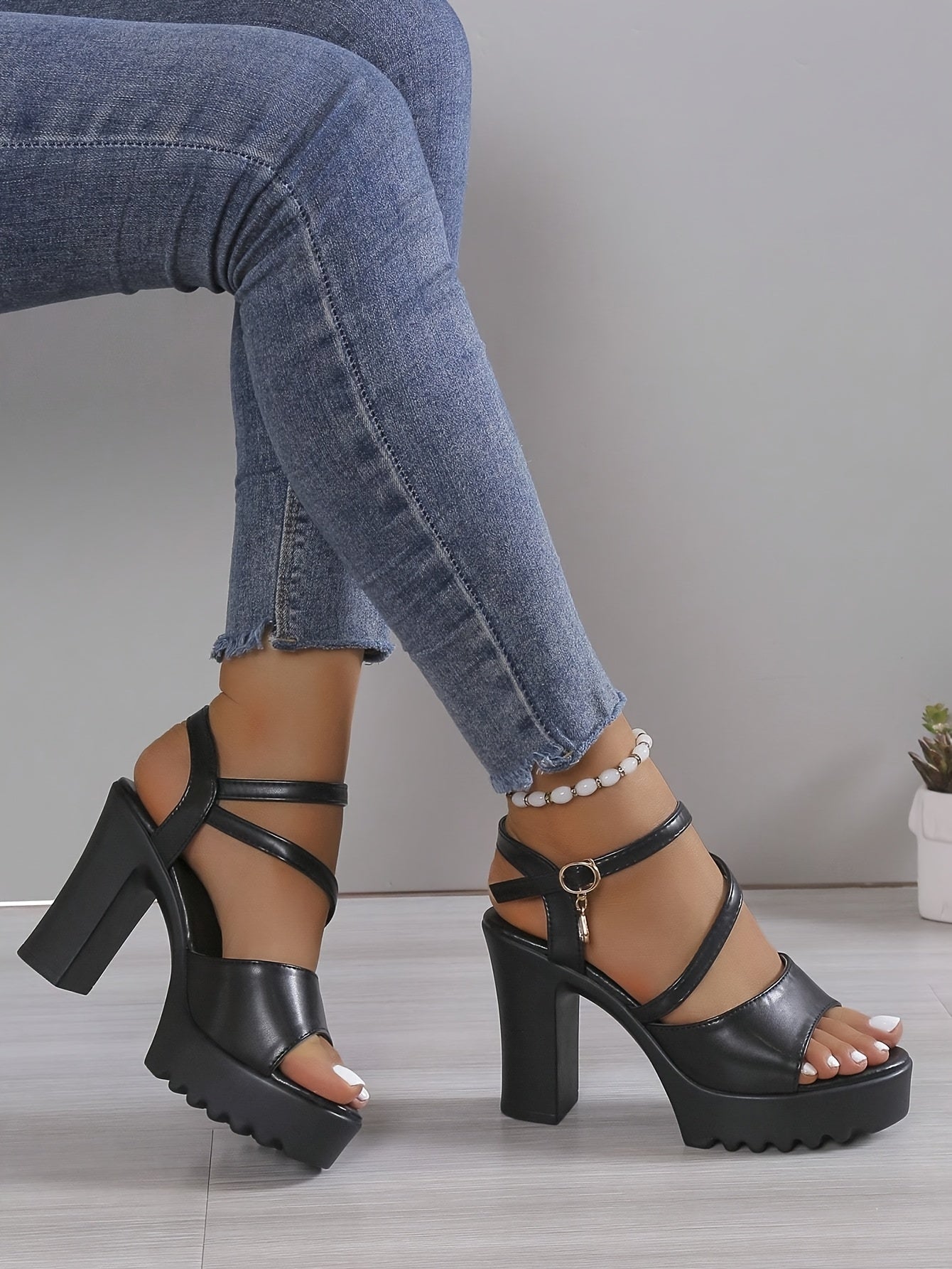 Women'S Summer Fashion Chunky Heel Sandals - White Open Toe with Buckle Strap, Comfortable PU Sole, Stylish High Heel Sandals for Casual Wear, Chunky Heel Sandals