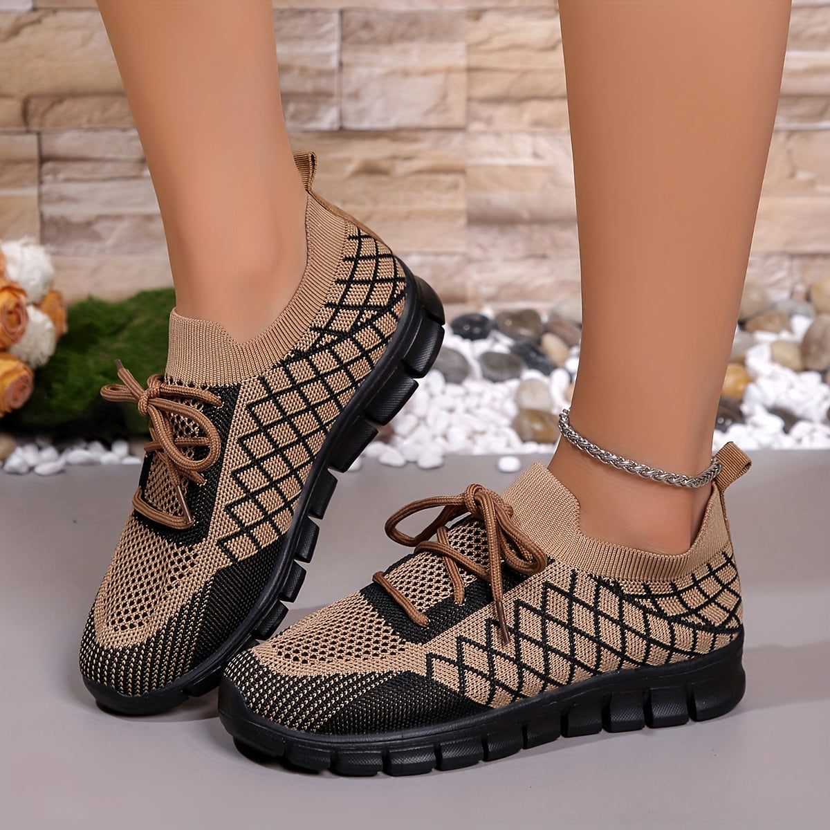 Women's Lightweight Breathable Lace-Up Grid Pattern Casual Running Shoes For Autumn