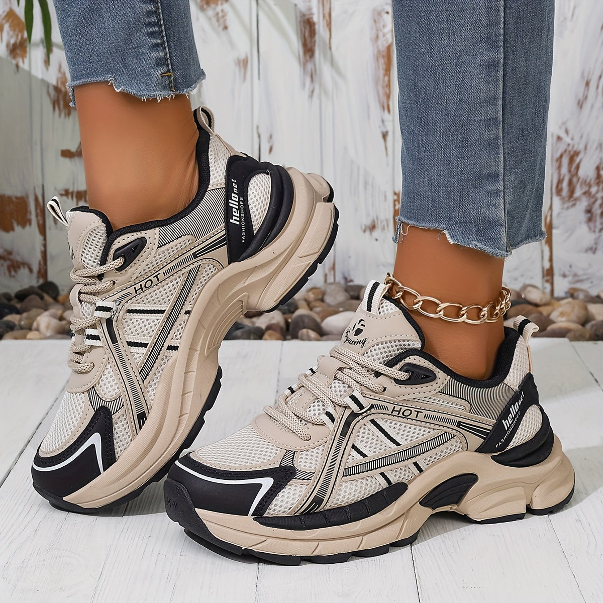 Women's Minimalist Black and White Thick-Sole Lace-Up Sneakers with Breathable Mesh Material, Comfortable for Daily Wear and Light Exercise