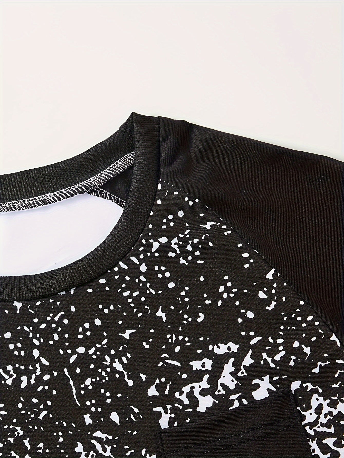 Chic Printed T-shirt, Men's Casual Street Style Stretch Round Neck Tee Shirt For Summer