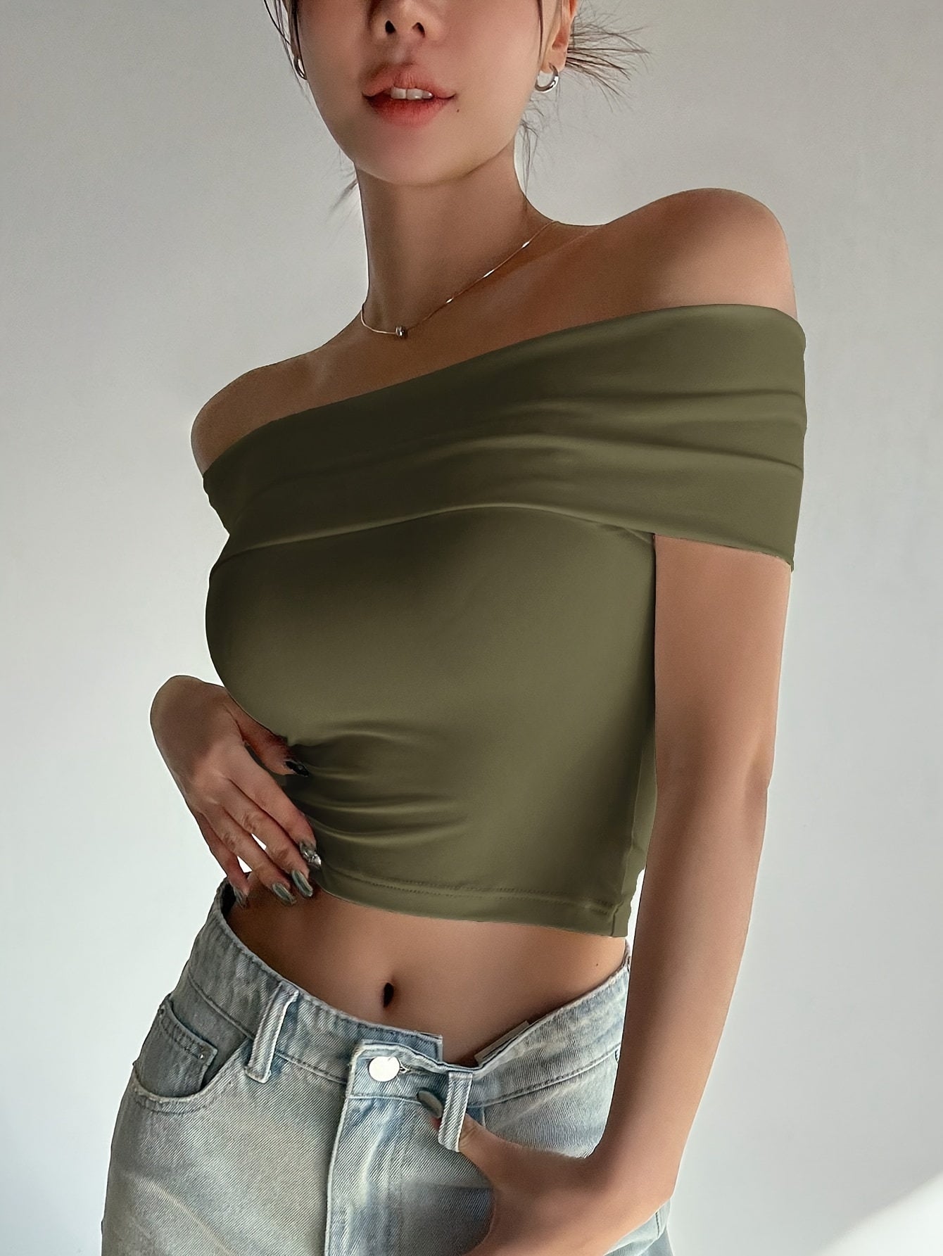Chic Comfort| Elegant Women's Light Pink Off-Shoulder Ruched Crop Top - Slim Fit, Solid Color, Polyester & Elastane Blend, Machine Washable for Summer, Casual Wear|Chic Offshoulder Top|Delicate Texture