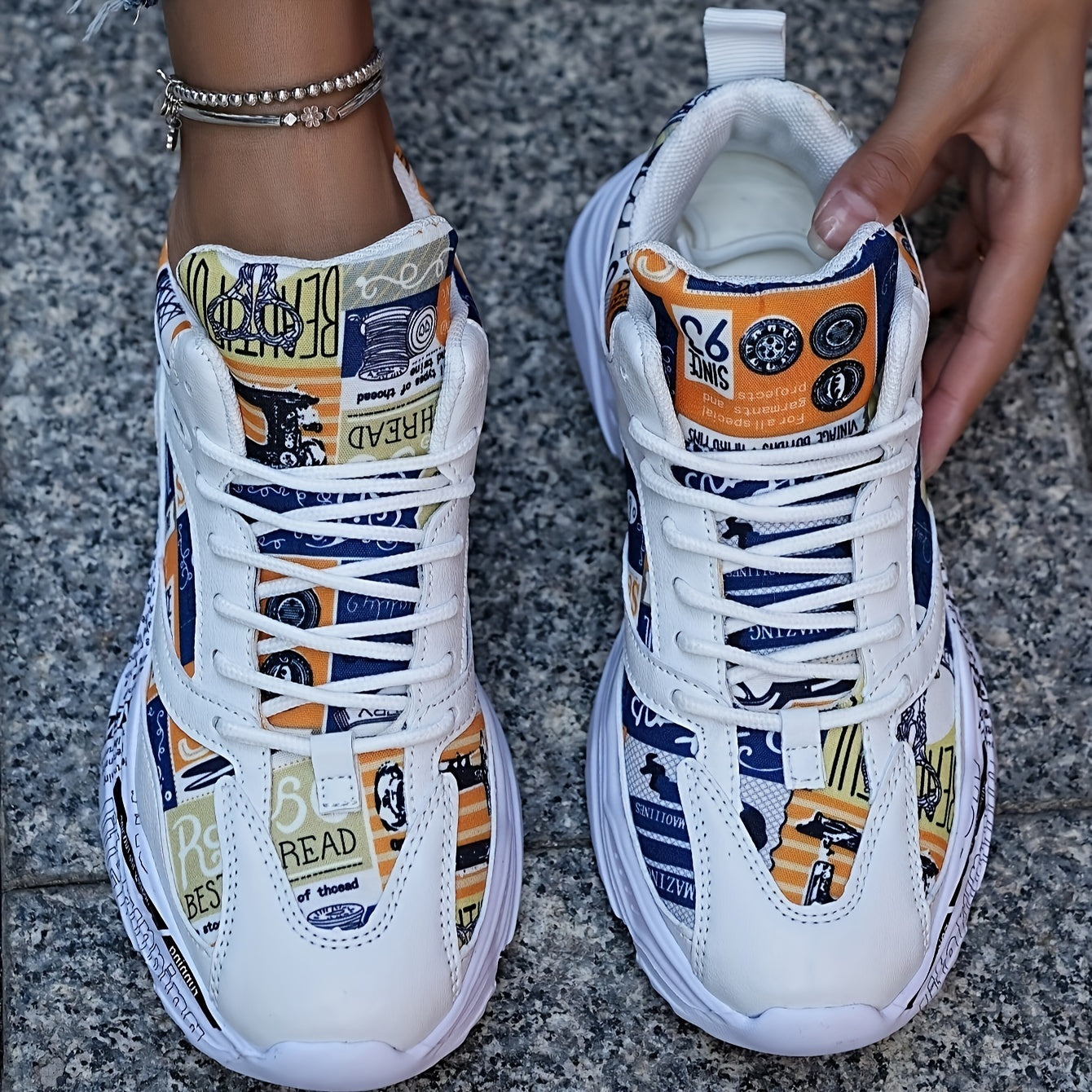 Men'S & Women'S Graffiti Couple Sneakers, All-Season Lightweight Cushioned Running Shoes, Stability Pronation, Cartoon Pattern, MD Sole, EVA Insole, Polyurethane Upper, Fabric Lining