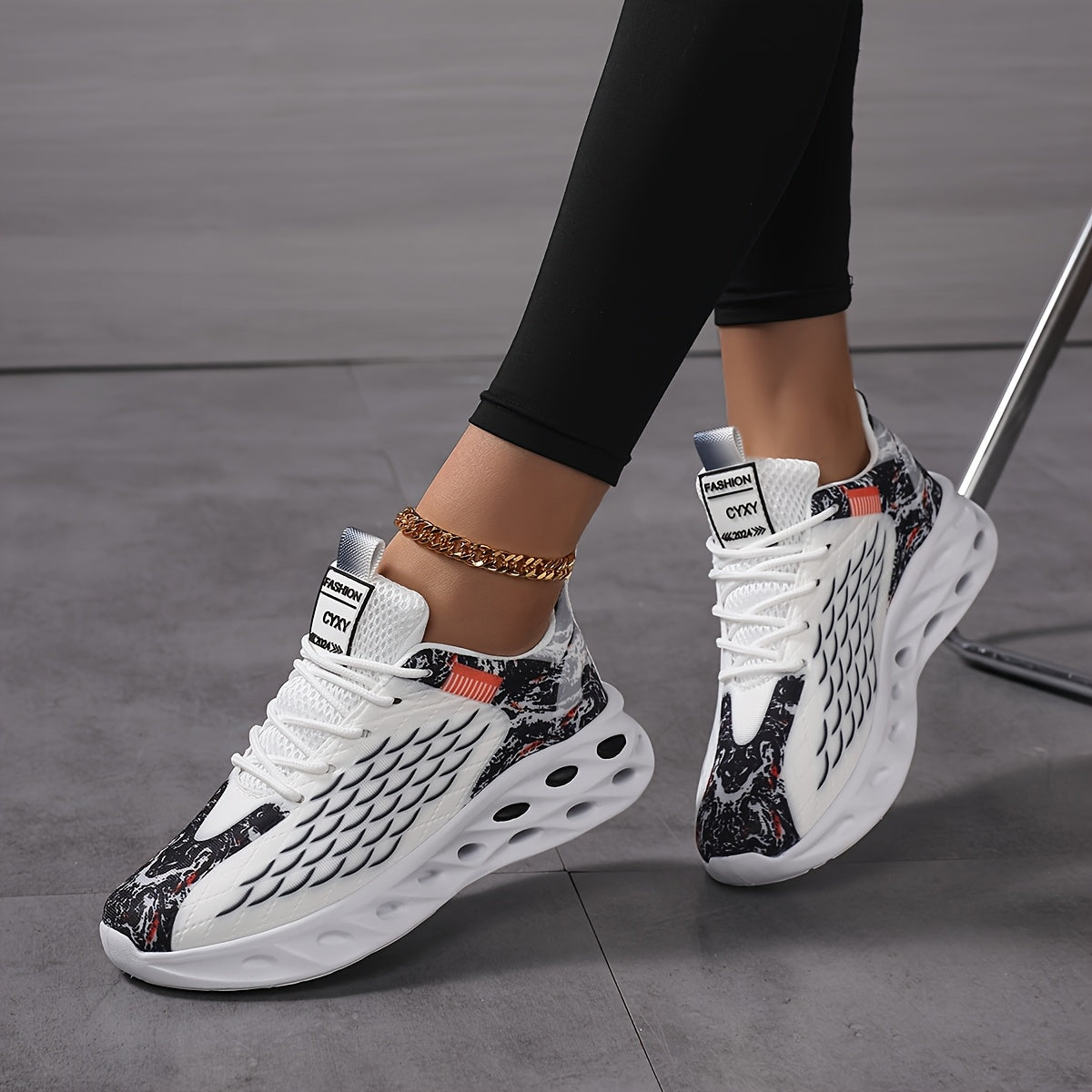 New Fish Scale Large Size Women's Couple Lace-Up Breathable Knitted Running Shoes, Fashion Casual Trendy Sports Sneakers with Perforated Soles and Comfortable High-Top Coconut Design