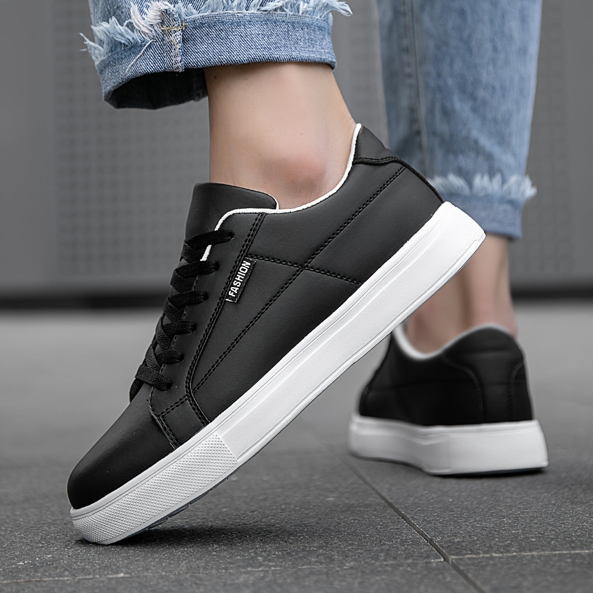 Men's Monochrome Casual Sneakers with White Accents - Comfortable, Easy to Match, Ideal for Everyday Use and Hiking