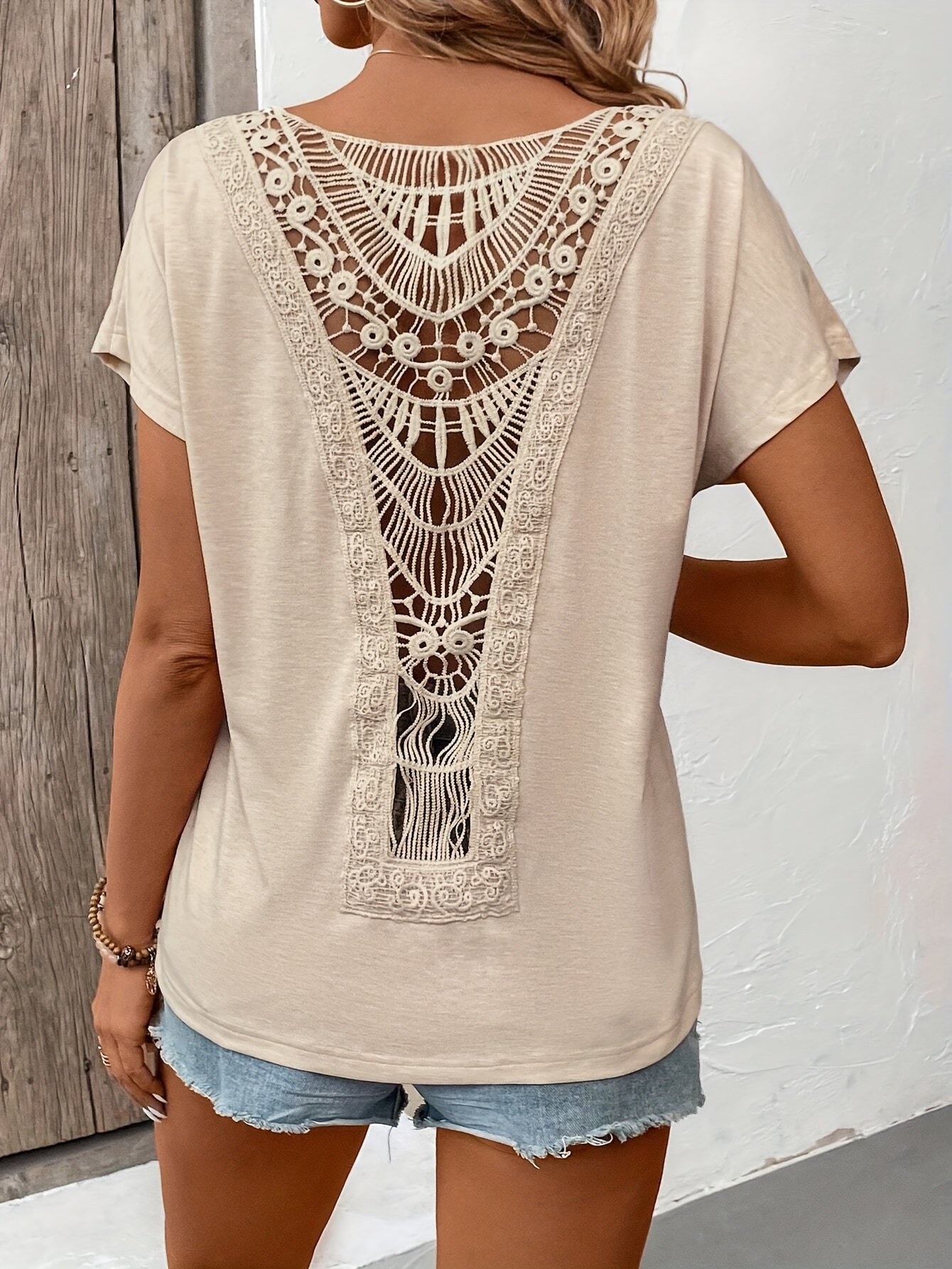 Women'S Elegant Lace Trim Short Sleeve T-Shirt - Chic White Top with Intricate Lace Detail, Round Neck, Lightweight Polyester for Spring/Summer Casual Wear, Ladies T Shirts