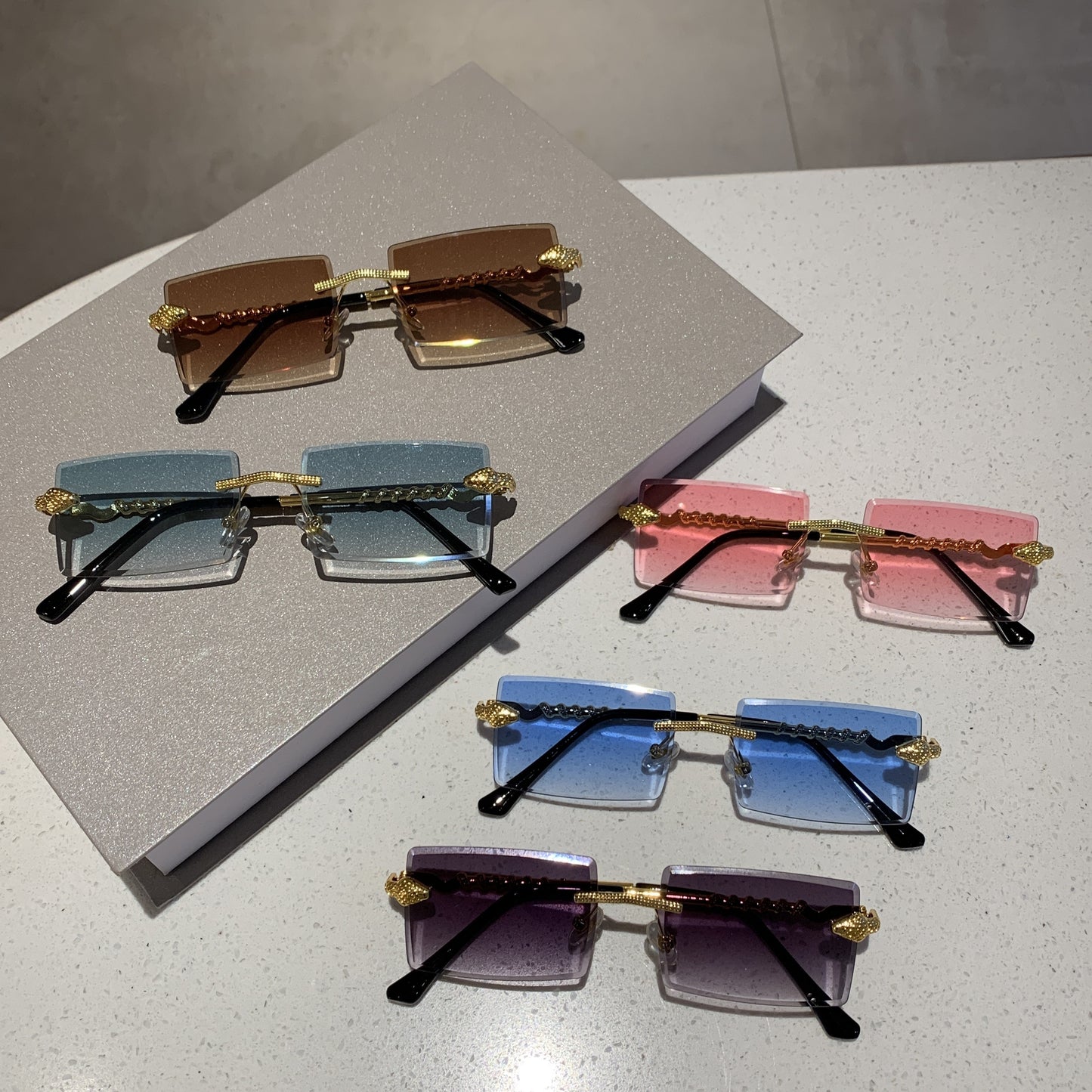 1 pair of ladies metal rectangular rimless snake pattern decoration glasses legs high quality leisure European and American hot style glasses, suitable for street shooting parties and parties to wear