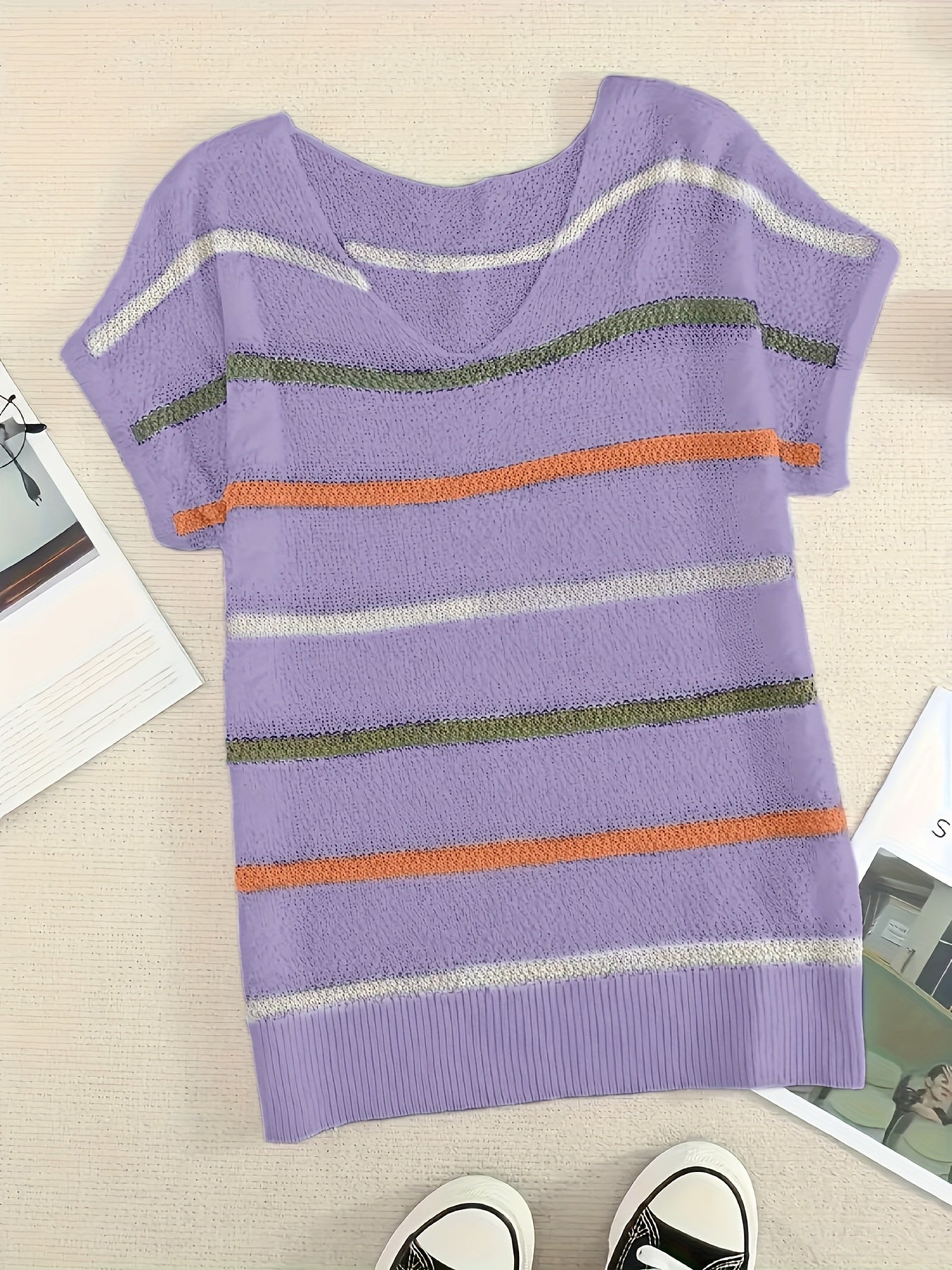Women'S Casual Spring/Summer Striped T-Shirt - Short Sleeve Pullover with V-Neck, Side Stripes, and "LOVE" Graphic, Lightweight Knit Top for Casual Attire, Casual Wear | Graphic Tee | Knit Texture