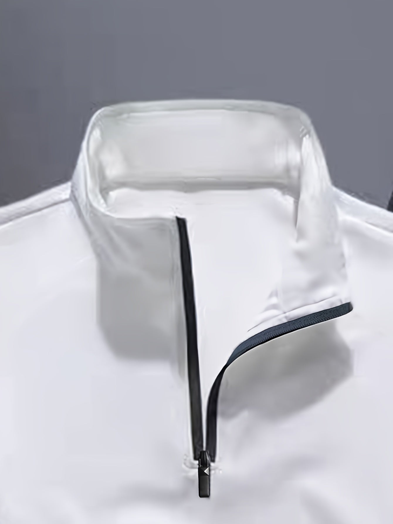 Men's Fashion Stripe Casual Suit, 2pcs Stylish Stand Collar Zippered Breathable Outfit with Short Sleeve T-Shirt and Drawstring Pants for Summer Wear