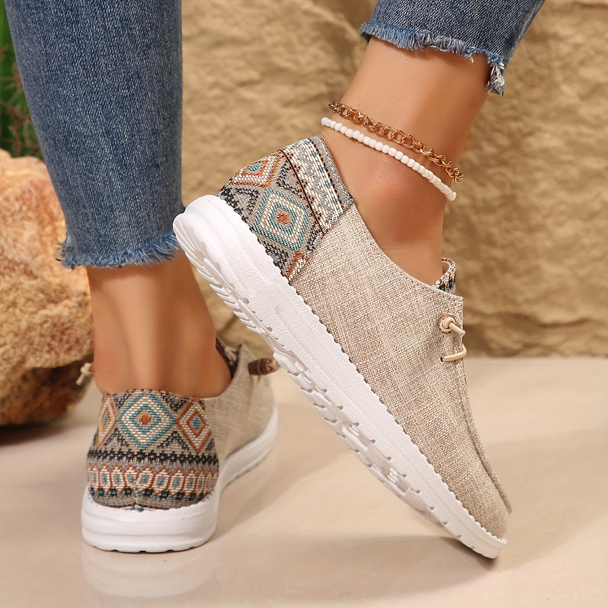 2024 New Outdoor Comfortable Ethnic Style Print Casual Large Size Women's Leisure Single Shoes