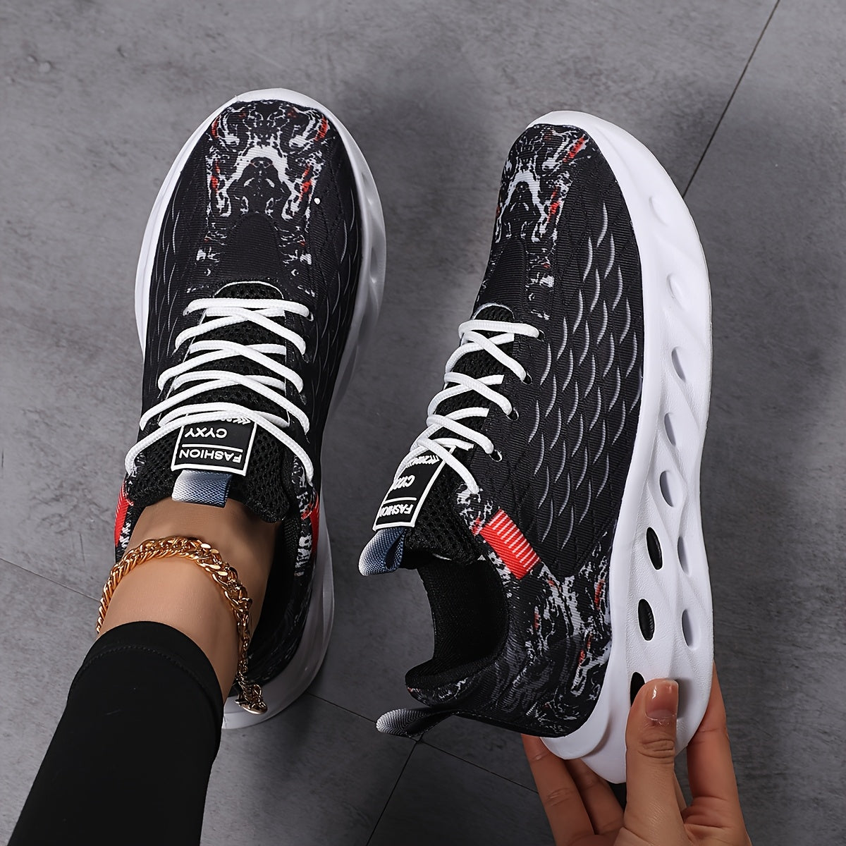 New Fish Scale Large Size Women's Couple Lace-Up Breathable Knitted Running Shoes, Fashion Casual Trendy Sports Sneakers with Perforated Soles and Comfortable High-Top Coconut Design