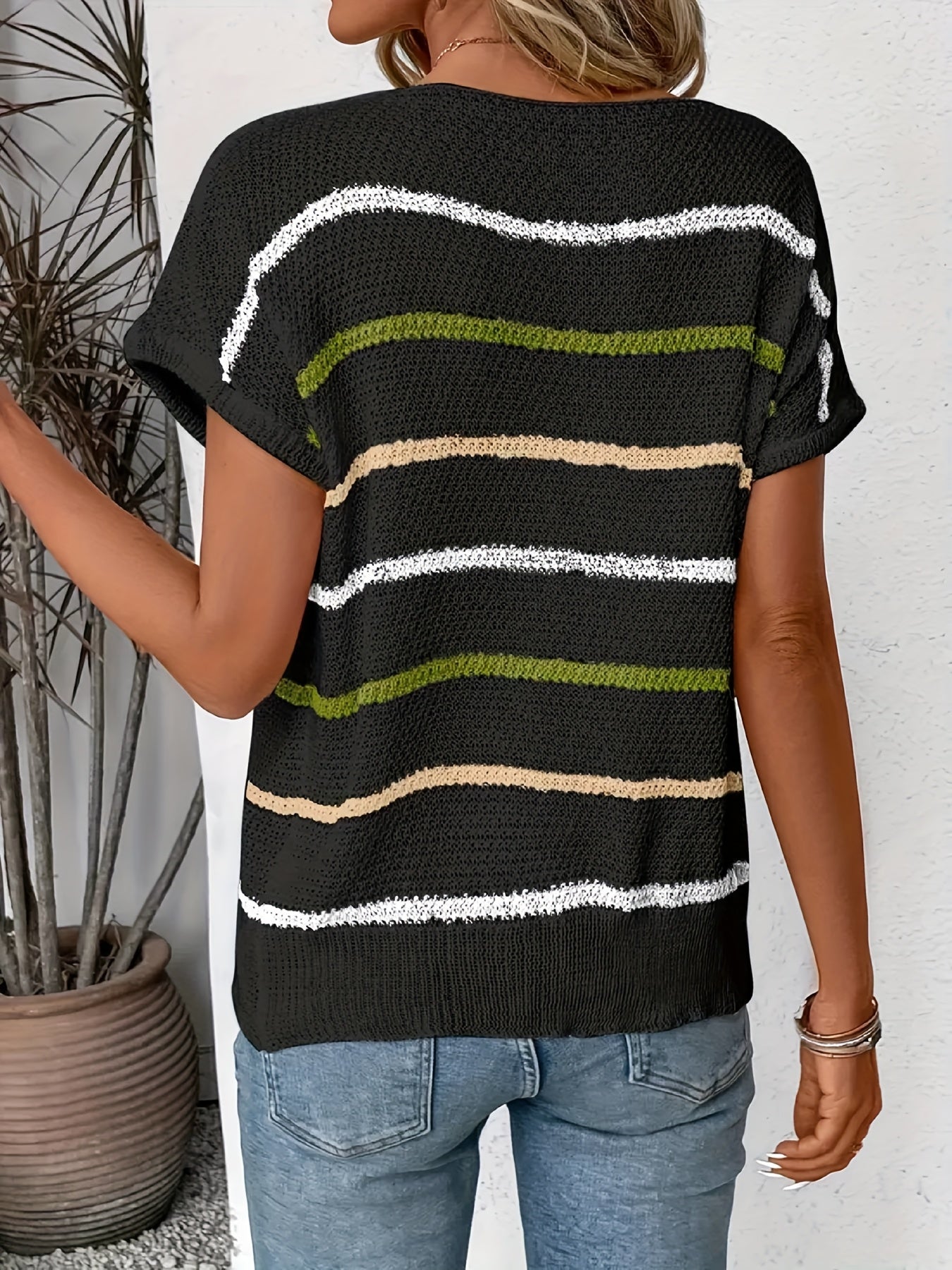 Women'S Casual Spring/Summer Striped T-Shirt - Short Sleeve Pullover with V-Neck, Side Stripes, and "LOVE" Graphic, Lightweight Knit Top for Casual Attire, Casual Wear | Graphic Tee | Knit Texture
