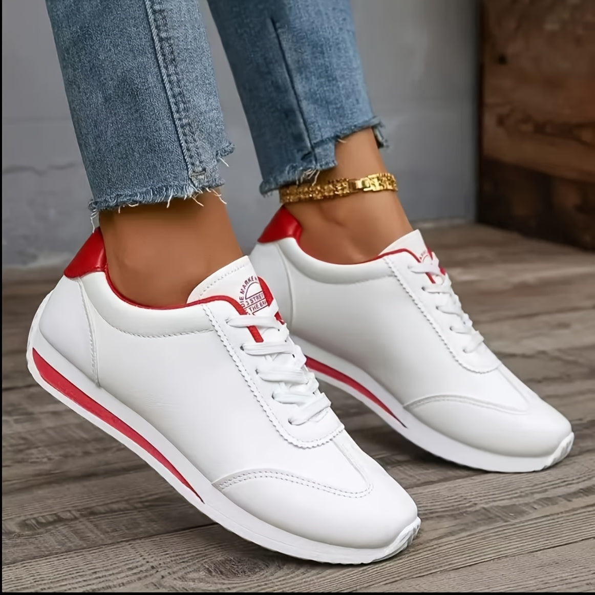Women's Classic White Low-Top Sneakers - Lightweight Comfortable Lace-Up Shoes with Durable Rubber Sole & Breathable Fabric Lining, PU Synthetic Cover Upper, All-Season Versatile Casual Shoes for Casual Attire, Sleek Shoe Des