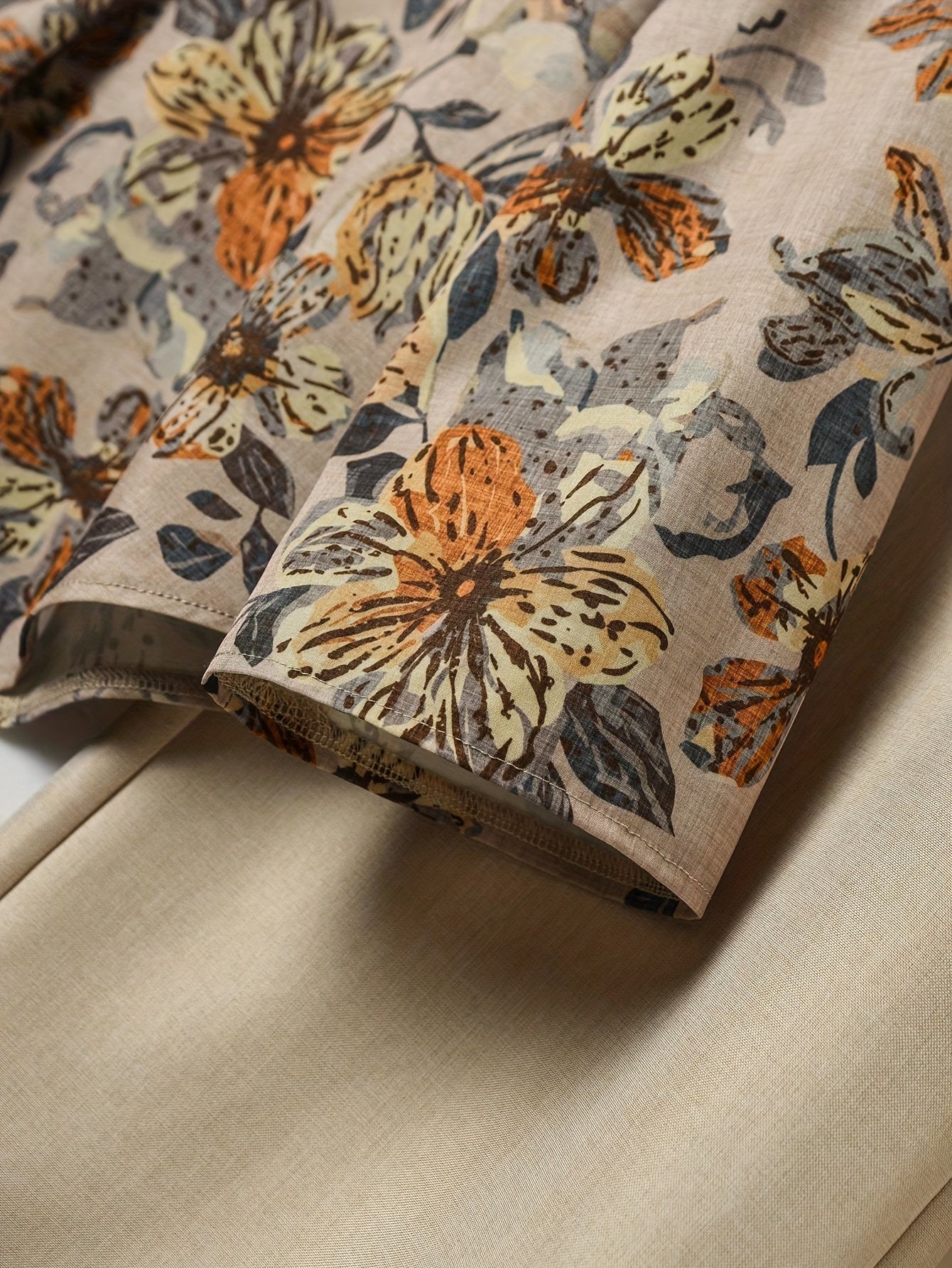 Women'S Elegant Floral Print Blouse & Beige Wide-Leg Pants - Perfect for Spring/Summer, Casual to Semi-Formal Attire, Casual Attire|Floral Print Top|Elegant Blouse