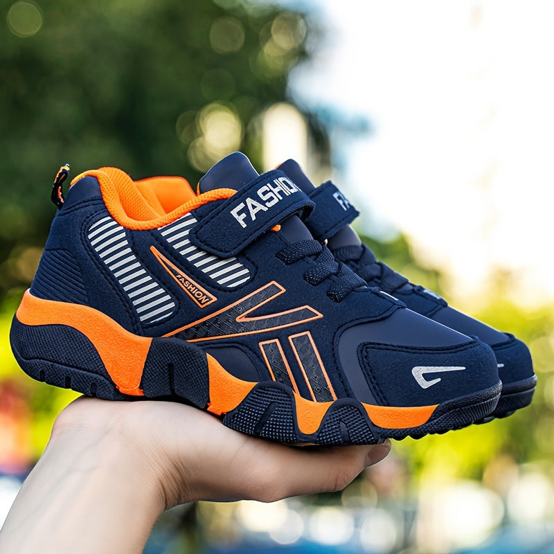 Children's comfortable and lightweight casual sports running shoes for all seasons