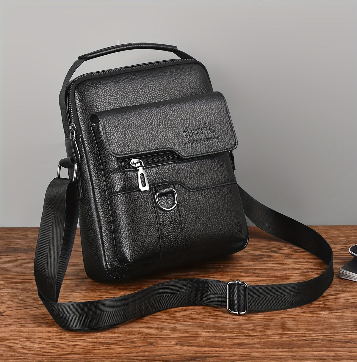 New Men's Crossbody Bag Messenger Bag with Mahogany Pattern Large Capacity Design PU Material Men's Casual Retro Adjustable Shoulder Bag for Going Out Valentine's Day Gift for Husband or Boyfriend