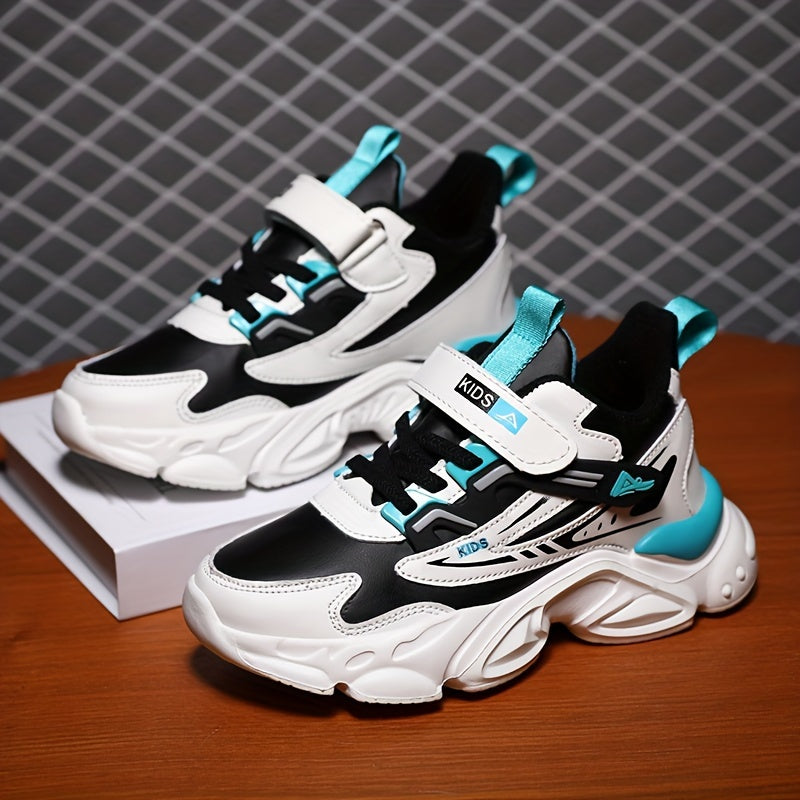 Casual Stylish Sports Shoes That Are Windproof And Waterproof.