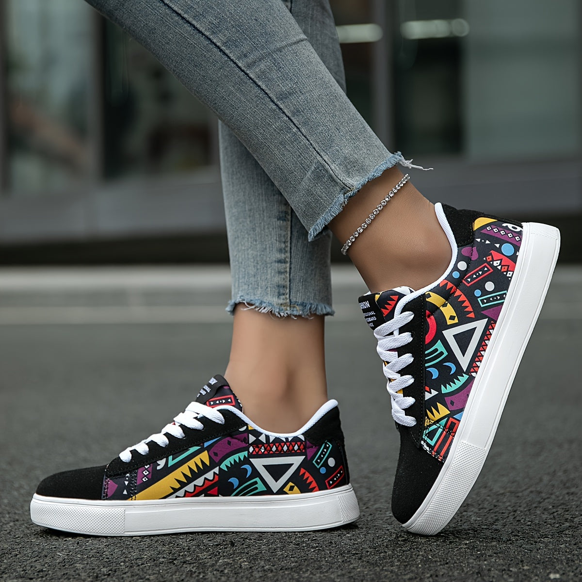 Women's Casual Skate Shoes Geometric Pattern Random Print Versatile, Lightweight Anti-Slip Outdoor Sports Daily Wear Walking Sneakers