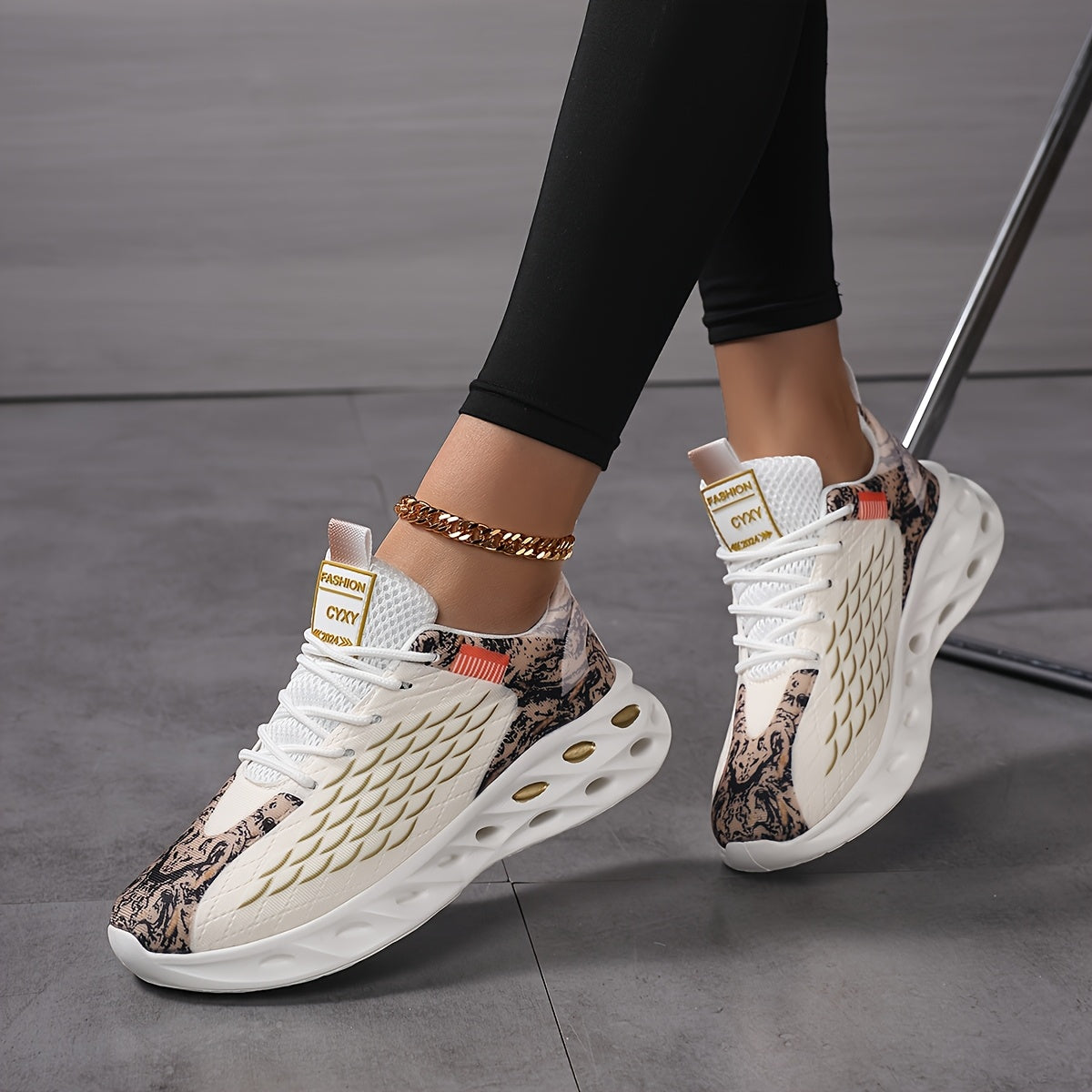 New Fish Scale Large Size Women's Couple Lace-Up Breathable Knitted Running Shoes, Fashion Casual Trendy Sports Sneakers with Perforated Soles and Comfortable High-Top Coconut Design