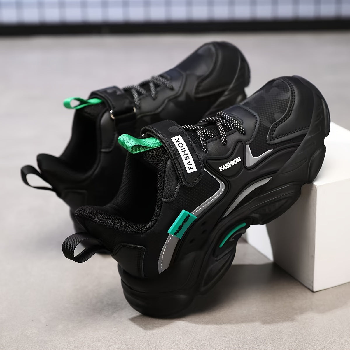 New High Quality sports shoes for boys running shoes