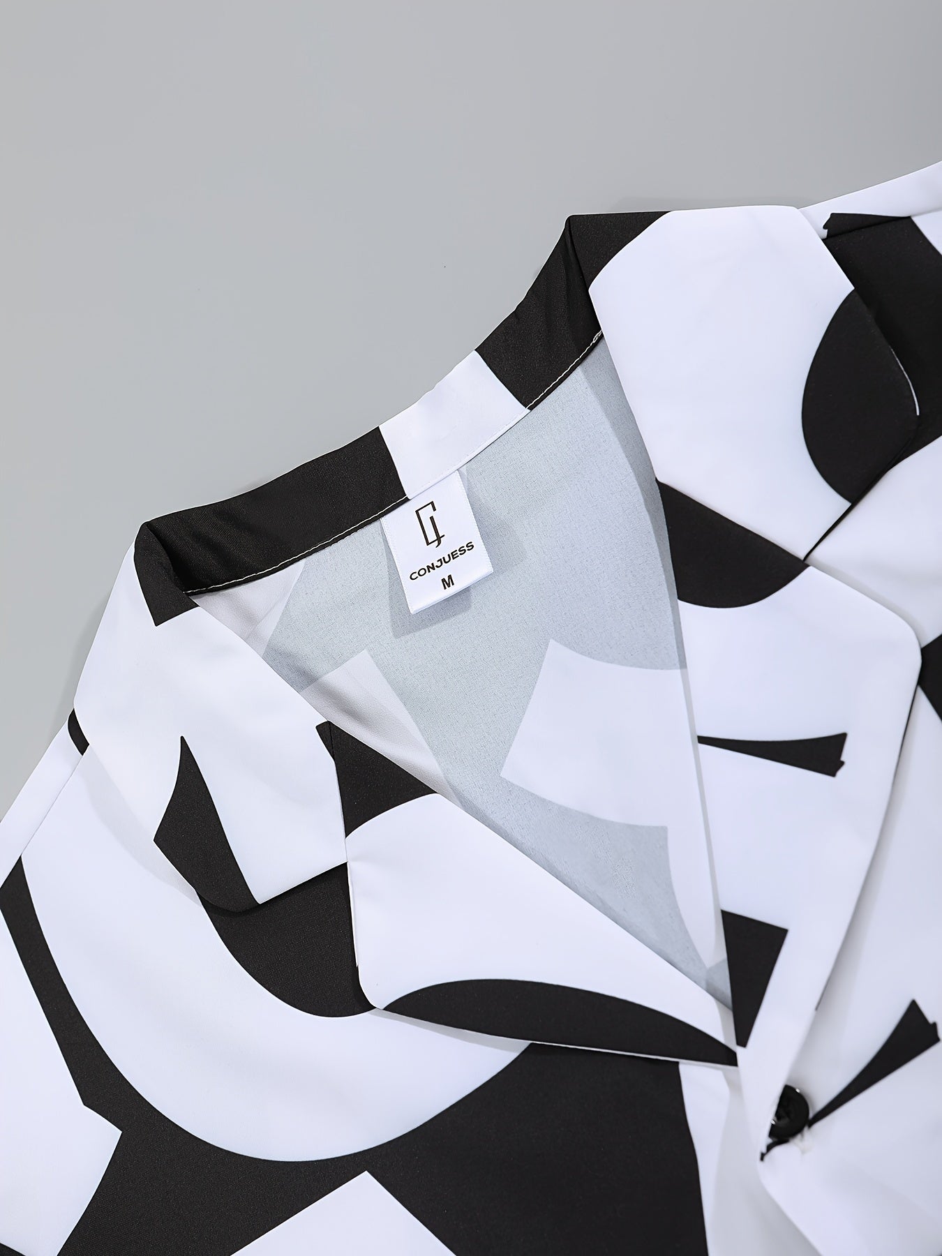 Men's Suit with Black and White Letter Print, Short Sleeve, Open Collar Shirt and Shorts, Casual Set