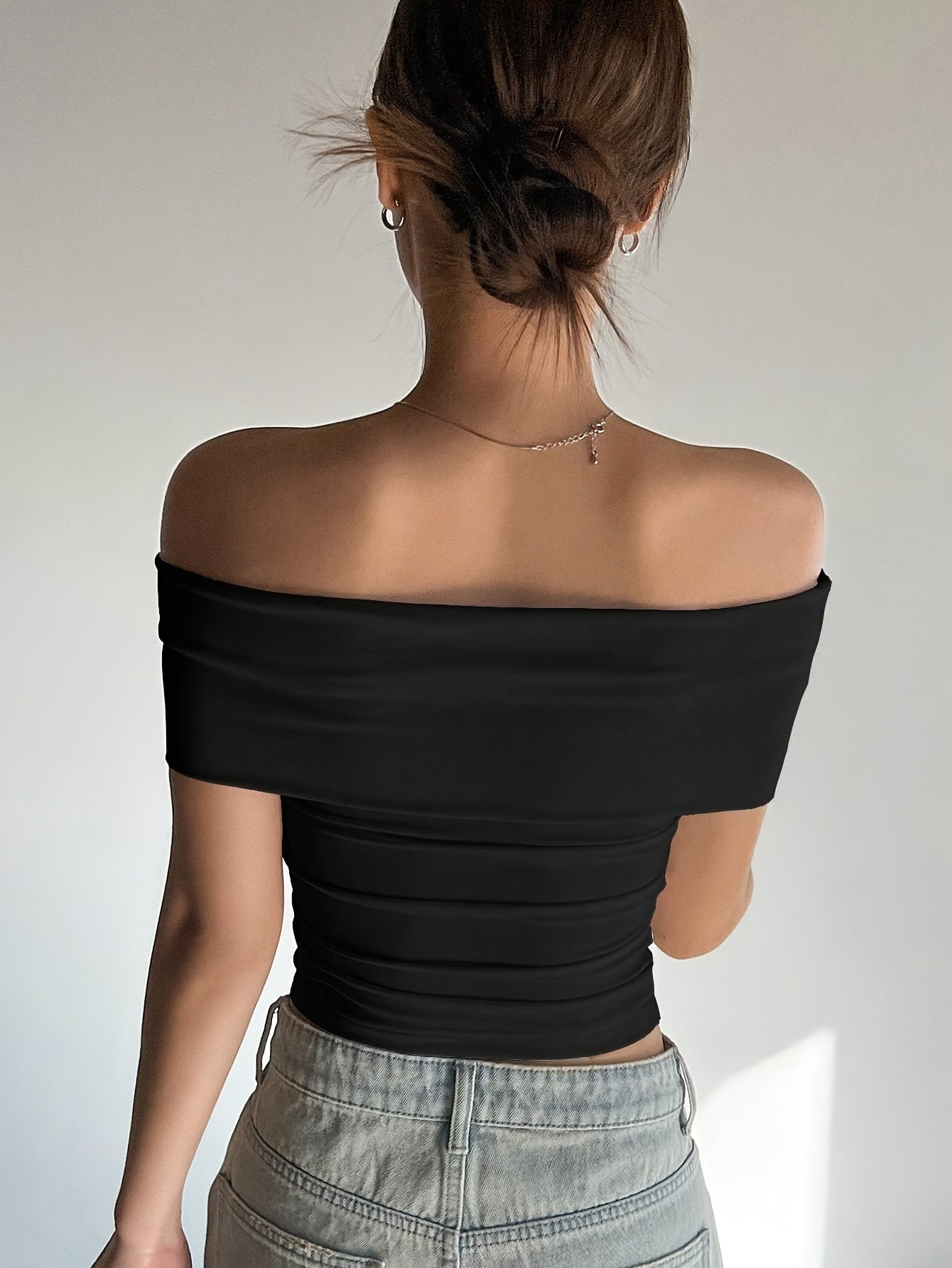 Chic Comfort| Elegant Women's Light Pink Off-Shoulder Ruched Crop Top - Slim Fit, Solid Color, Polyester & Elastane Blend, Machine Washable for Summer, Casual Wear|Chic Offshoulder Top|Delicate Texture