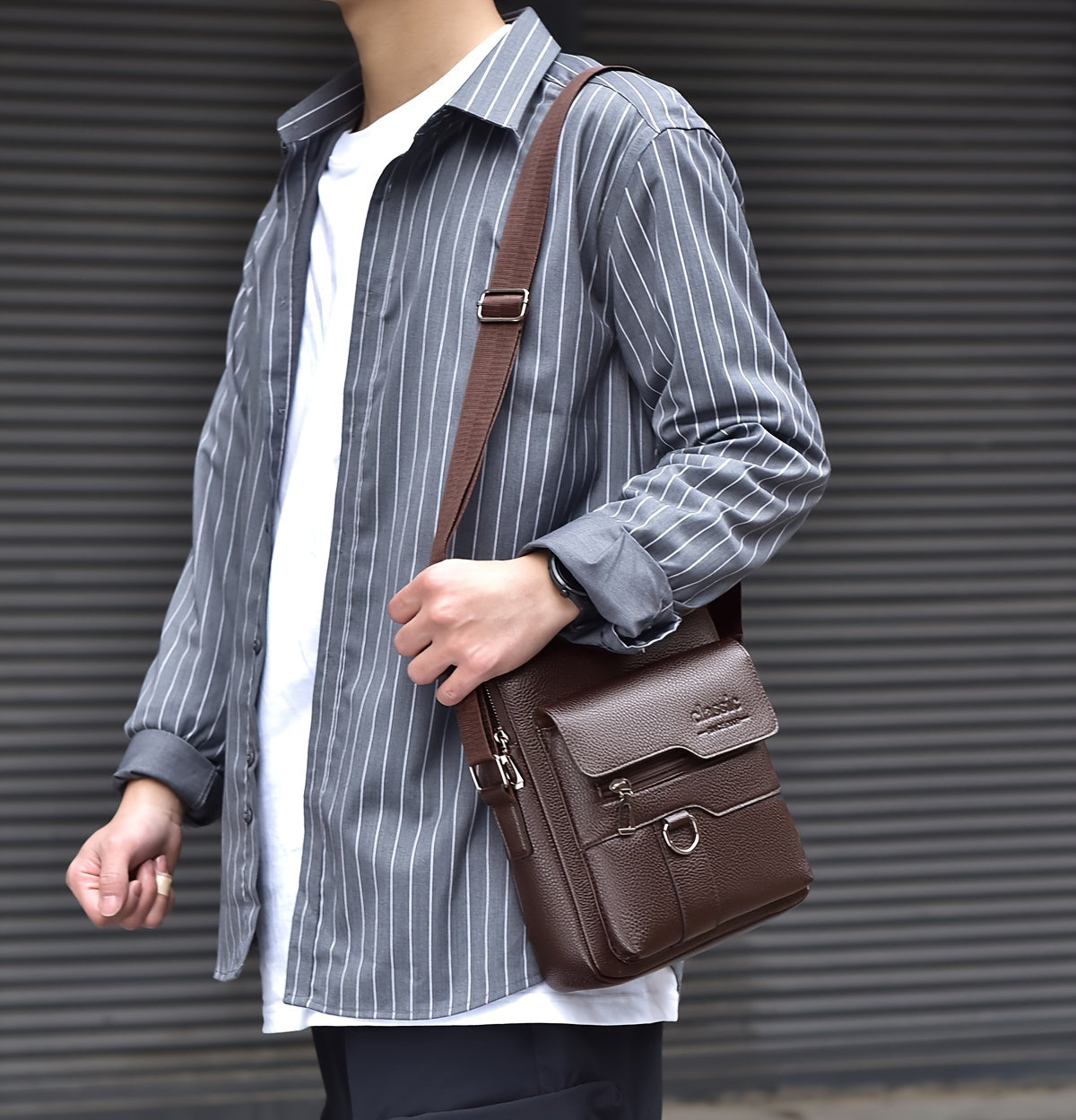 New Men's Crossbody Bag Messenger Bag with Mahogany Pattern Large Capacity Design PU Material Men's Casual Retro Adjustable Shoulder Bag for Going Out Valentine's Day Gift for Husband or Boyfriend