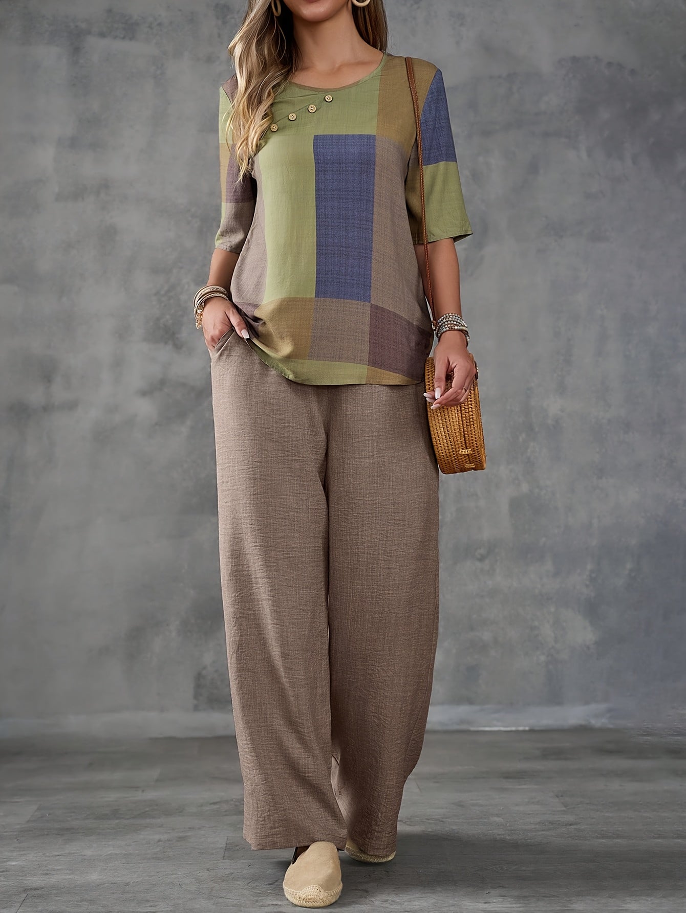Elegant Patchwork Women'S Fashion Suit - Short Sleeve, Crew Neck, Polyester, Spring/Summer Collection, Casual Attire|Modern Casualwear|Polyester Fabric