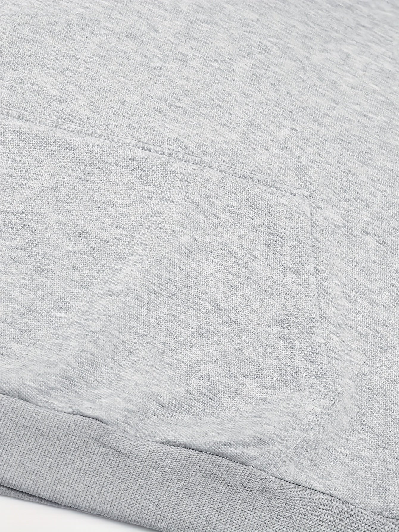 A Set of Two Men'S Casual Sports Outfits, Featuring a Striped Design with Moderately Soft Fabric, Suitable for Outdoor Running And Fitness Activities in All Seasons.