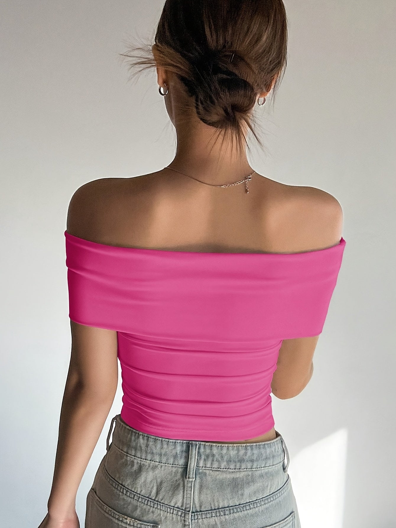 Chic Comfort| Elegant Women's Light Pink Off-Shoulder Ruched Crop Top - Slim Fit, Solid Color, Polyester & Elastane Blend, Machine Washable for Summer, Casual Wear|Chic Offshoulder Top|Delicate Texture