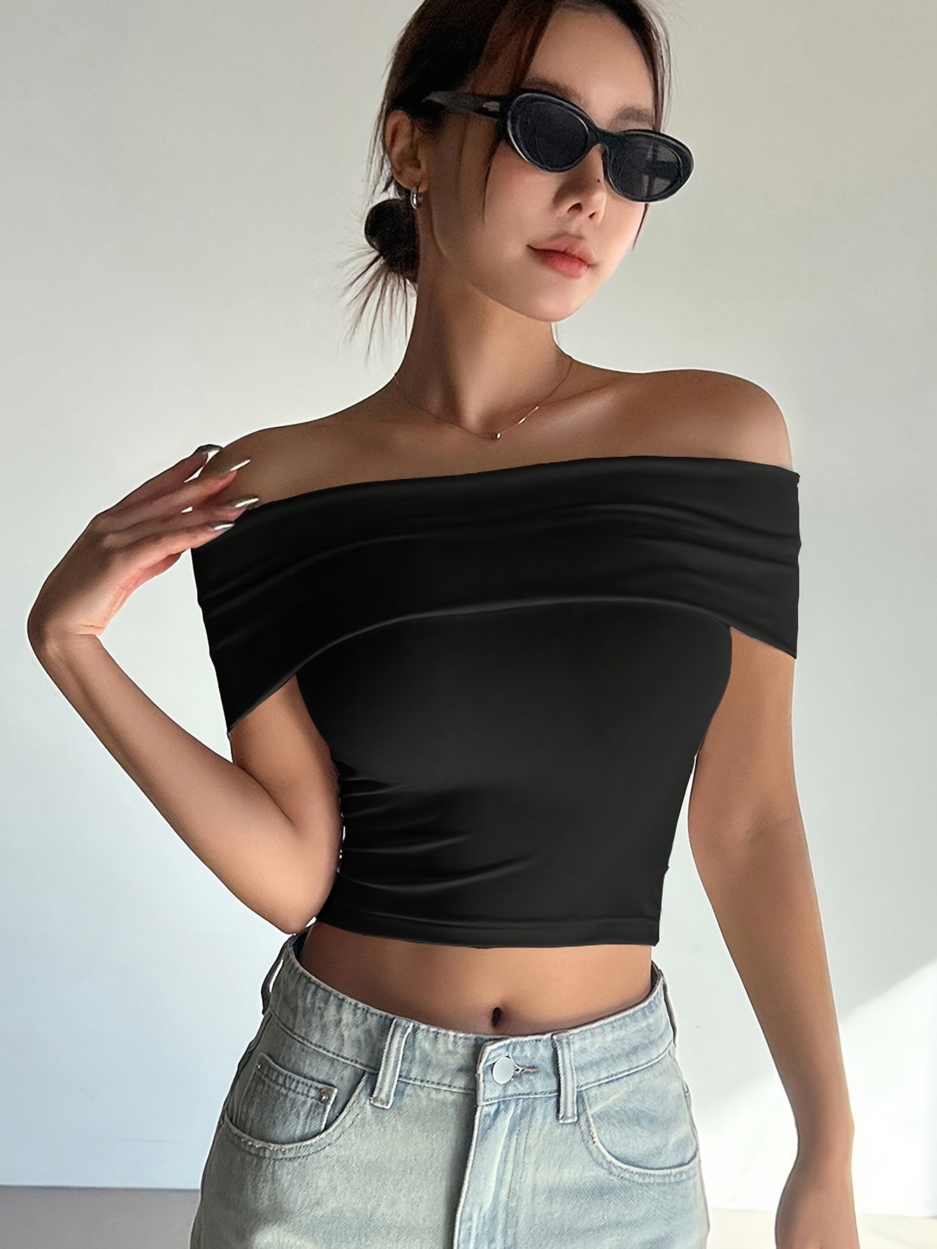 Chic Comfort| Elegant Women's Light Pink Off-Shoulder Ruched Crop Top - Slim Fit, Solid Color, Polyester & Elastane Blend, Machine Washable for Summer, Casual Wear|Chic Offshoulder Top|Delicate Texture