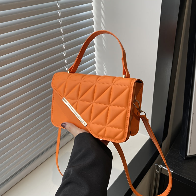 Stylish Small Square Handbag for Women with a Diamond Pattern, Perfect for Shoulder Or Crossbody Wear.