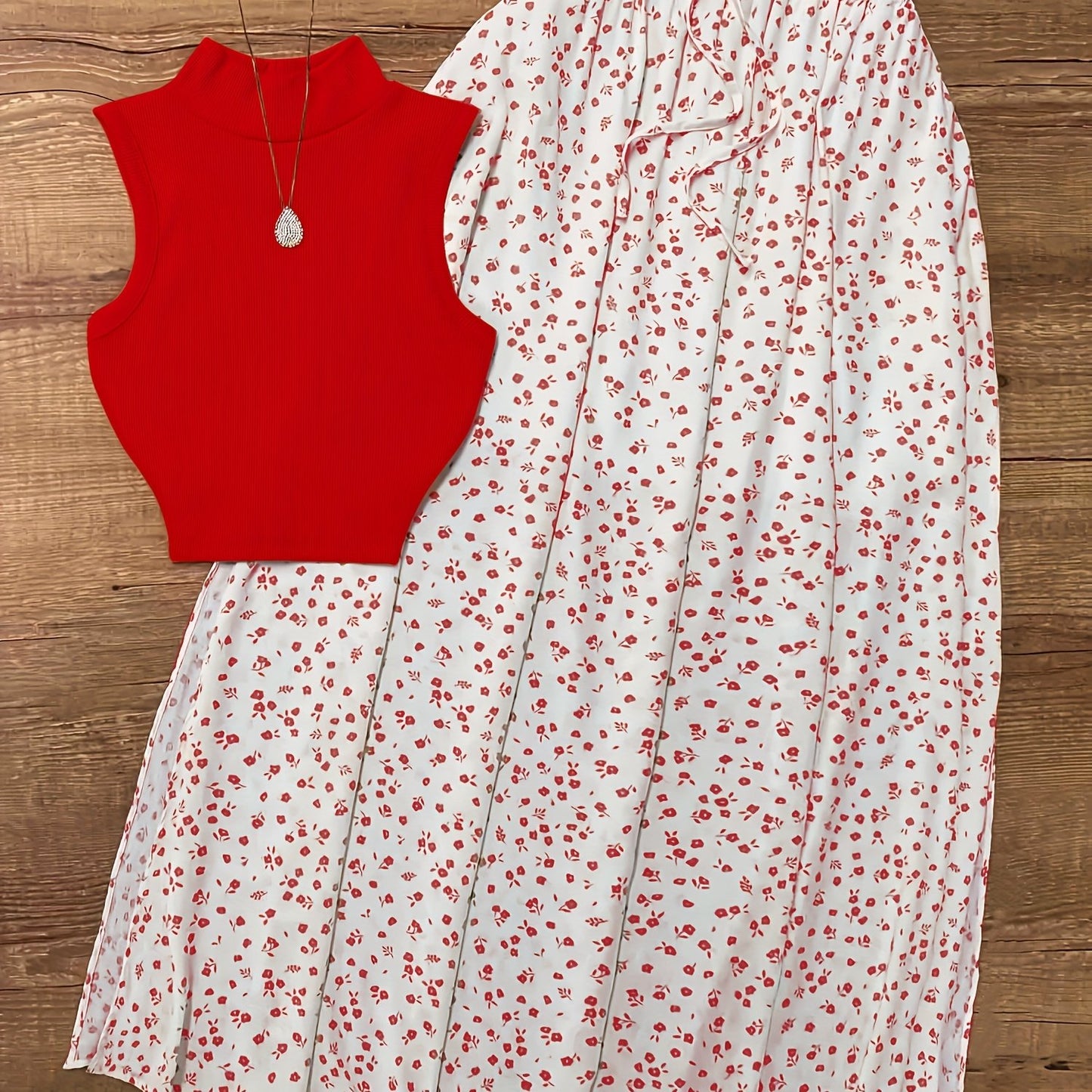 Summer Women's Daily Vacation Set with Small Floral Print Half Skirt and Sleeveless Top