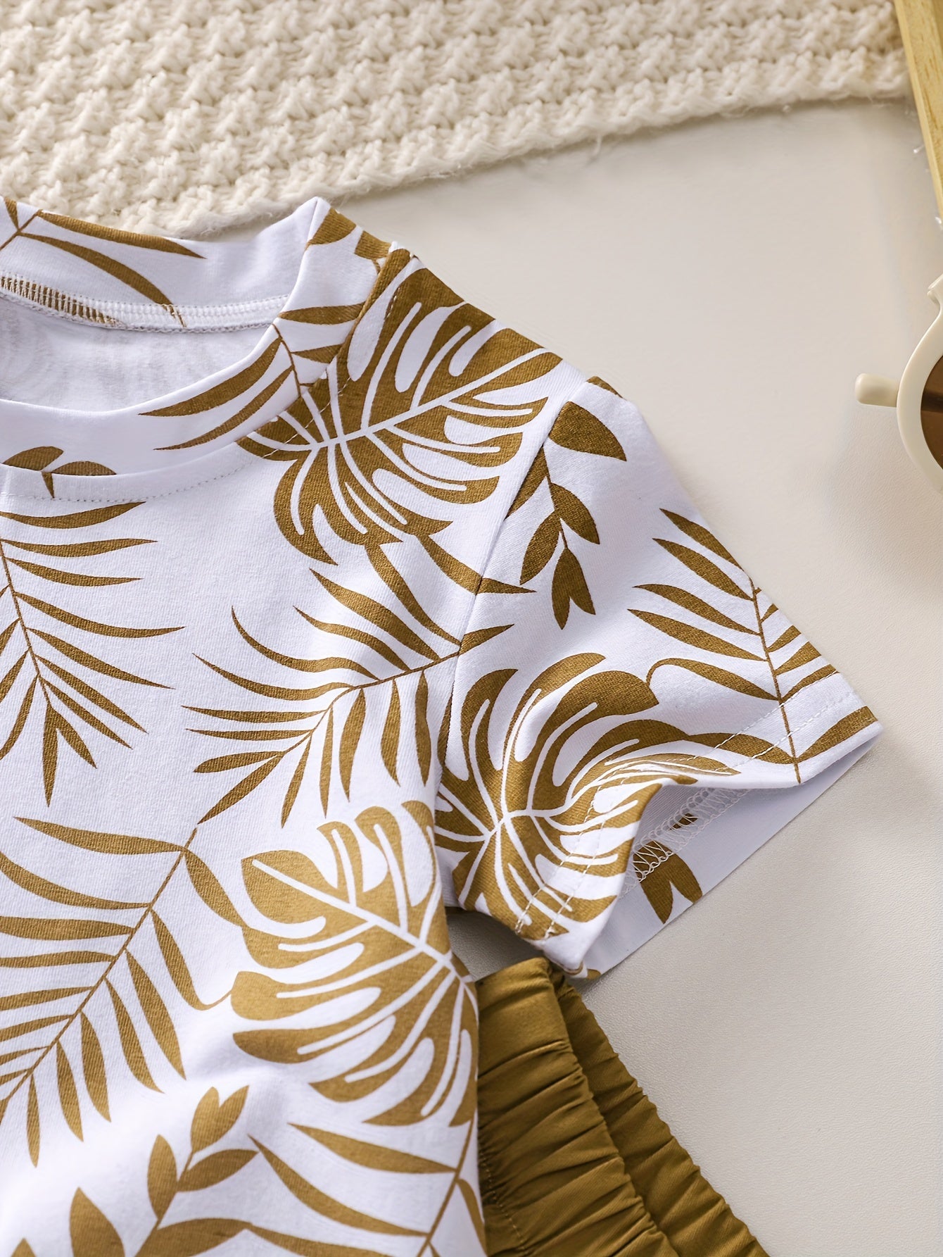 Boys' Tropical Leaf Print Cotton Blend Casual Outfit - Short Sleeve Tee & Drawstring Shorts Set, Machine Washable for Spring/Summer, Perfect for Outdoor