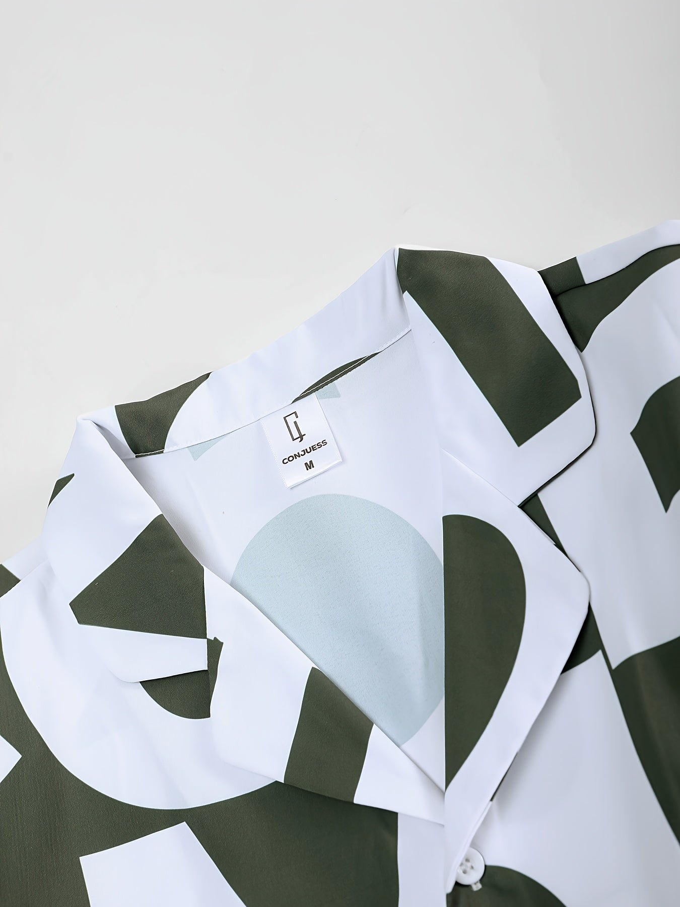 Men's Suit with Black and White Letter Print, Short Sleeve, Open Collar Shirt and Shorts, Casual Set