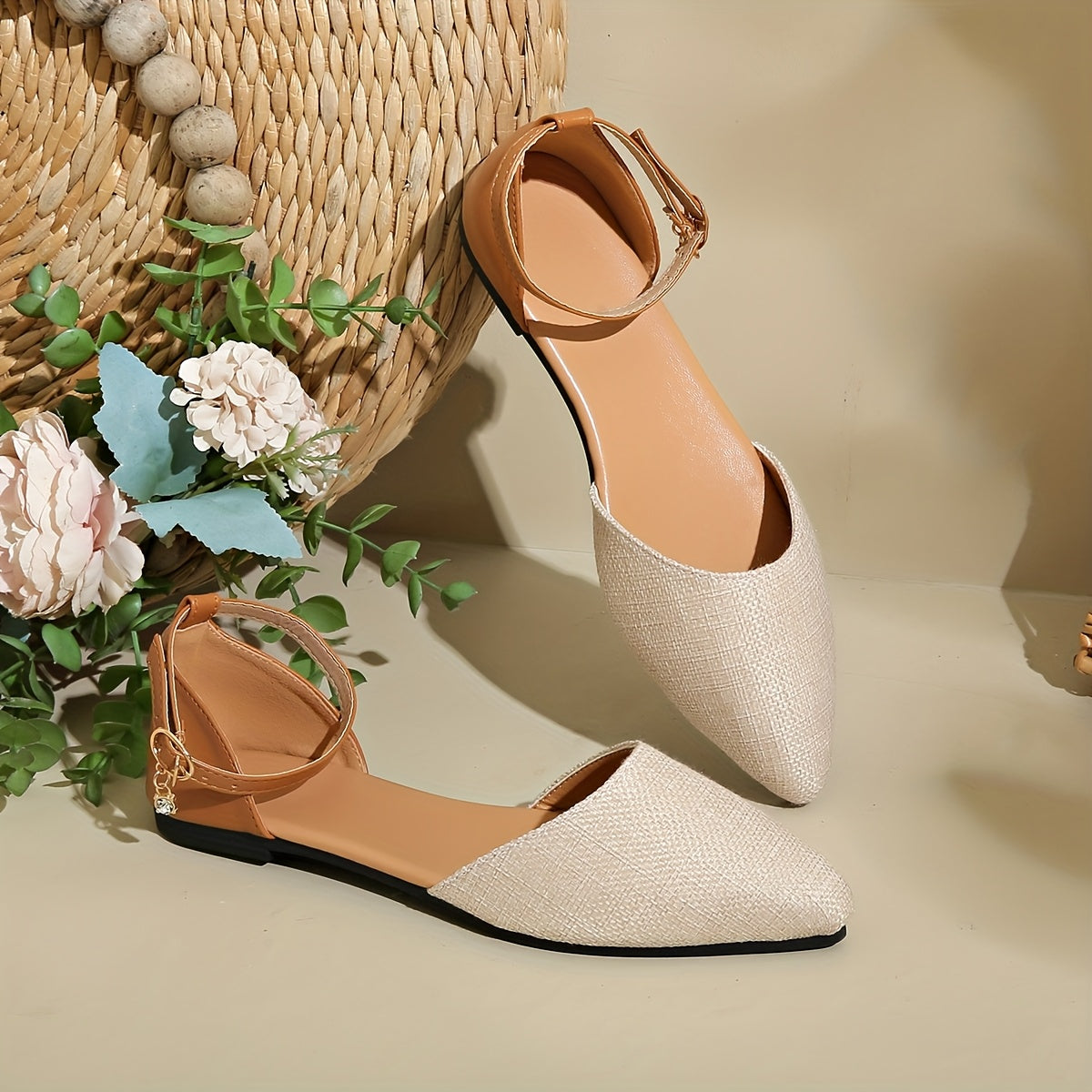 Summer Women'S Flats, Elegant Pointed Toe Buckle Back Strap Sandals - Breathable And Comfortable Fit, with Ankle Straps, Suitable for Everyday Wear.