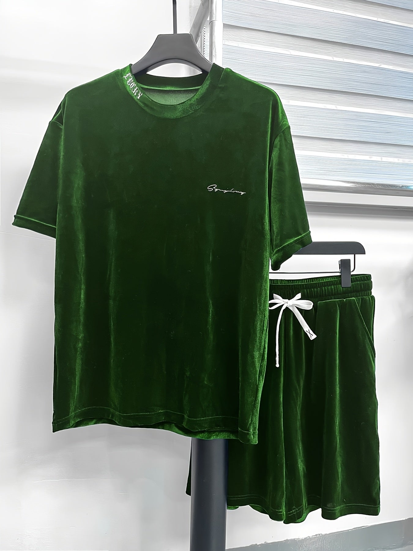 Men'S Fashion Velvet Knit Pullover Set, Contrast Letter Embroidery Top and Solid Color Drawstring Shorts, Simple Casual Outing Commuting Vacation Light Luxury Set, Regular Fit Elastic Knit Two-Piece Set, High-end Sheen Light