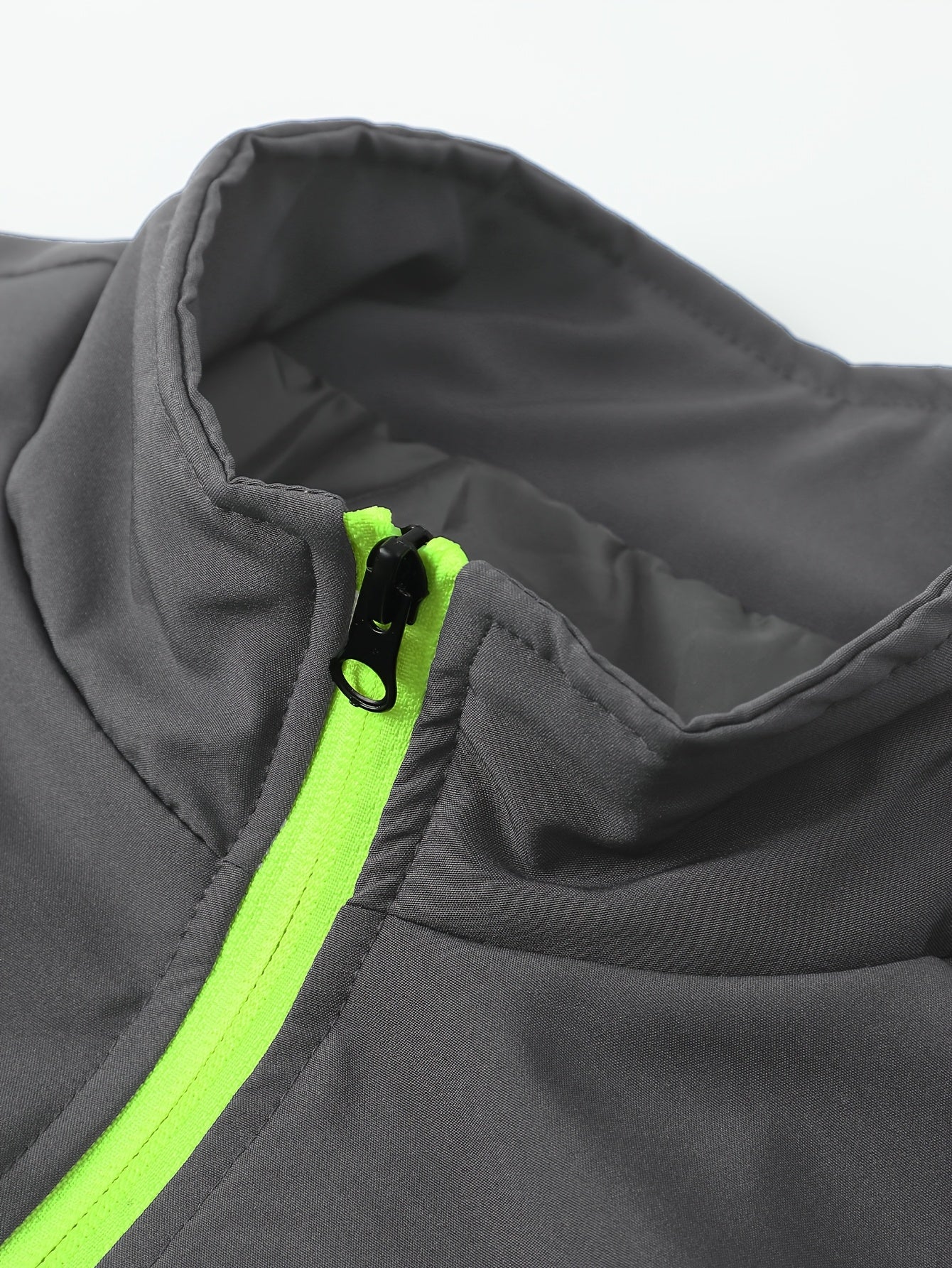 Men's Two-Tone Spliced Jacket and Pants Set in Fluorescent Green with 'Sports' Letter Print, Eye-Catching Fashion Design, Comfortable Soft Fabric, Essential Outfit for Home or Outdoor Wear TZ8030