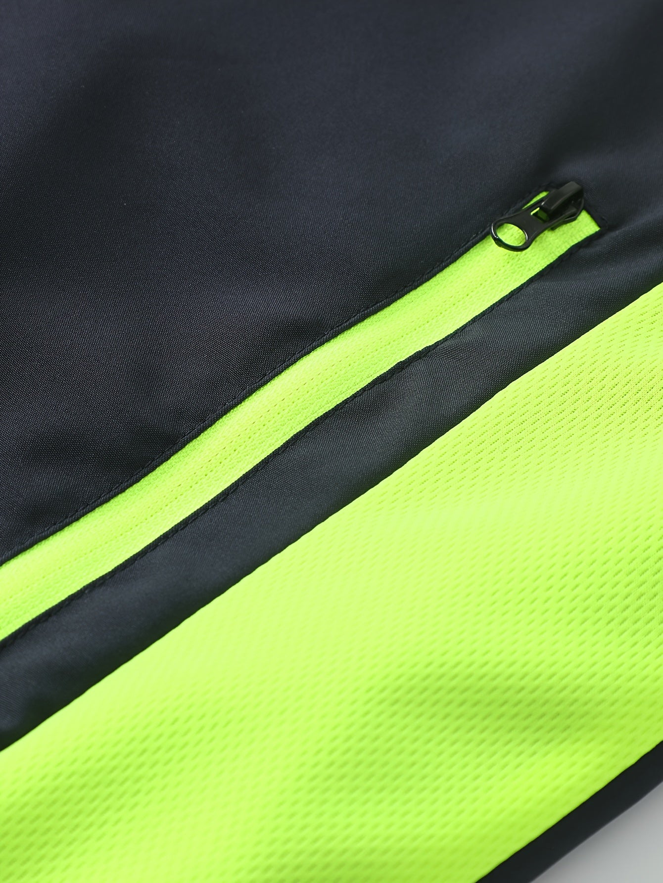 Men's Two-Tone Spliced Jacket and Pants Set in Fluorescent Green with 'Sports' Letter Print, Eye-Catching Fashion Design, Comfortable Soft Fabric, Essential Outfit for Home or Outdoor Wear TZ8030