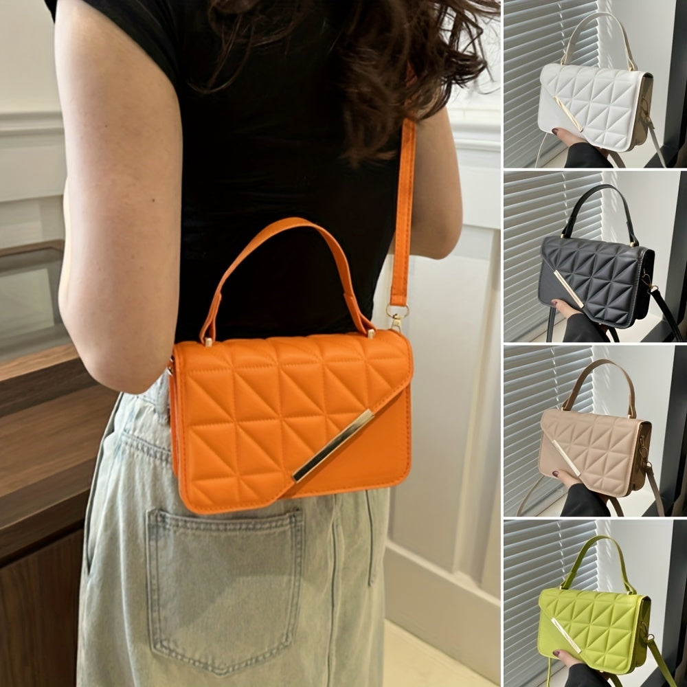 Stylish Small Square Handbag for Women with a Diamond Pattern, Perfect for Shoulder Or Crossbody Wear.