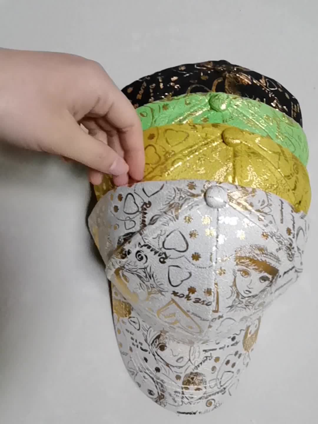 New Graffiti Baseball Caps Golden Stamping Outdoor Hip-hop Joker Cap Street Cool Baseball Hats for men and women Sports Hats Breathable Sun Cap Couple Caps Duckbill Cap