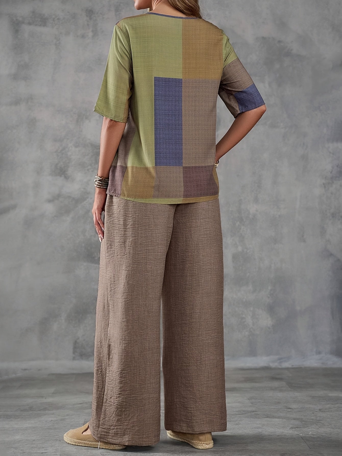 Elegant Patchwork Women'S Fashion Suit - Short Sleeve, Crew Neck, Polyester, Spring/Summer Collection, Casual Attire|Modern Casualwear|Polyester Fabric